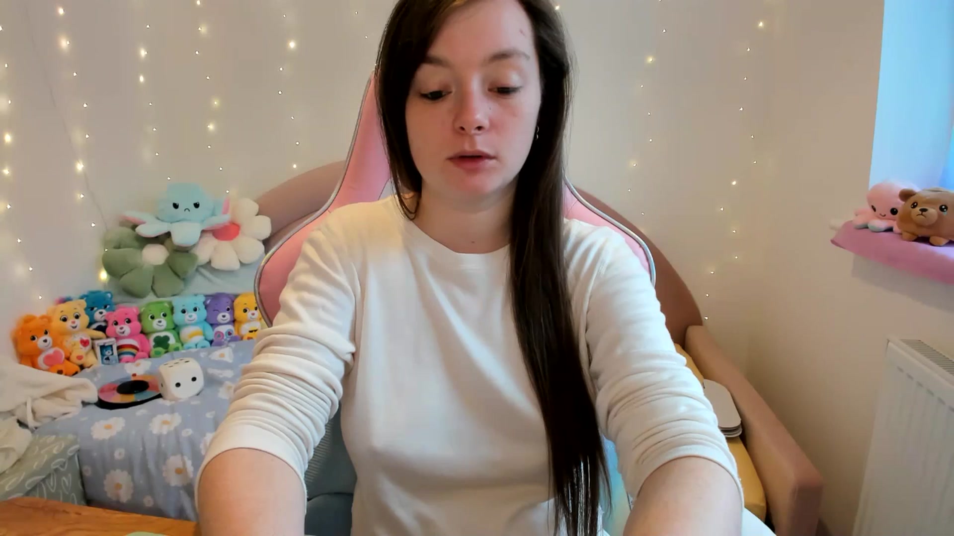 Gallery image thumbnail from JessieBear_'s myfreecams stream on, 10/15/2024, 14:53 image 9 of 20