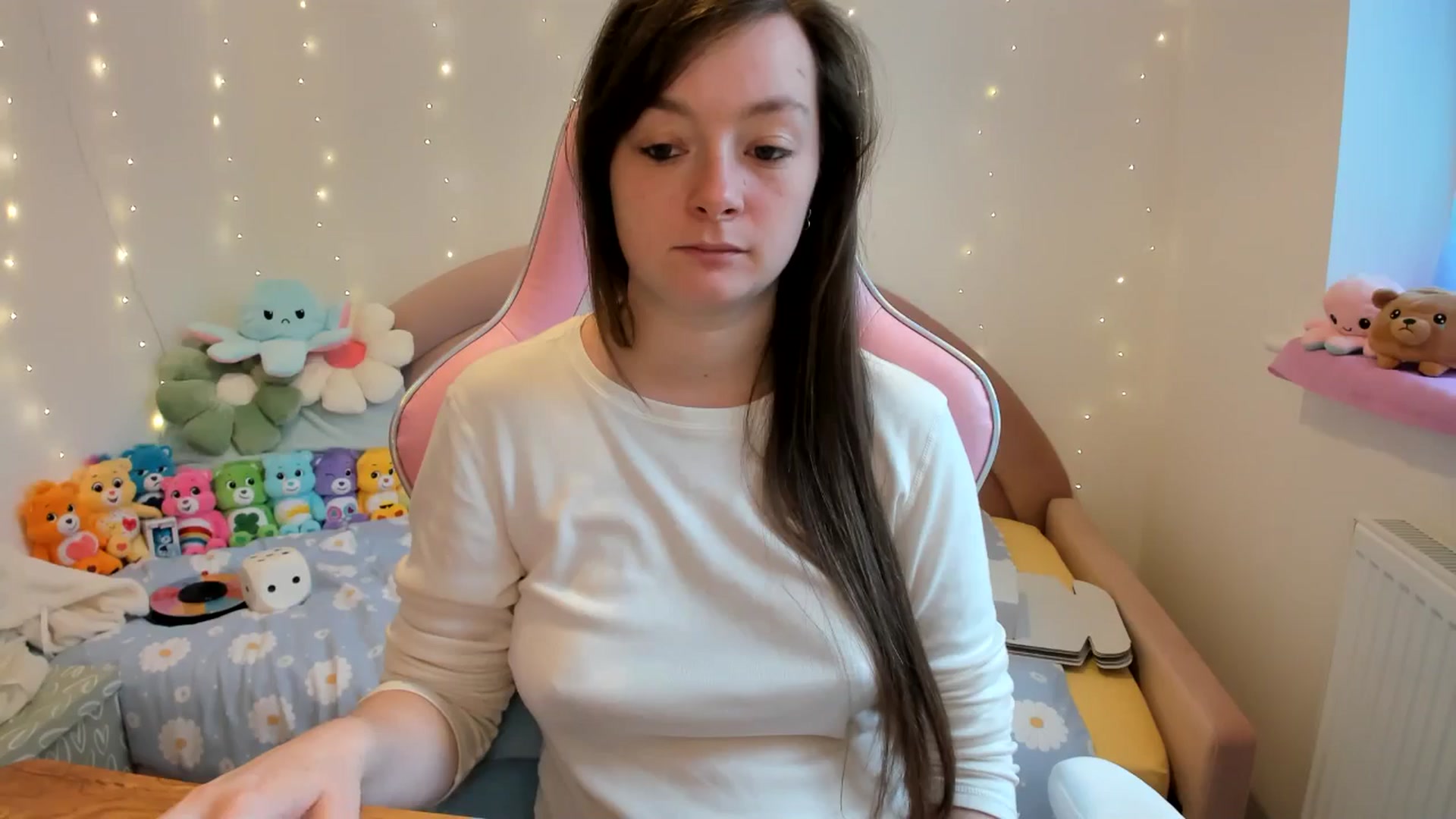 Gallery image thumbnail from JessieBear_'s myfreecams stream on, 10/15/2024, 14:53 image 16 of 20