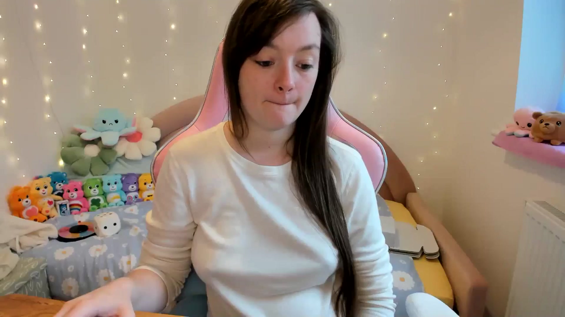Gallery image thumbnail from JessieBear_'s myfreecams stream on, 10/15/2024, 14:53 image 18 of 20