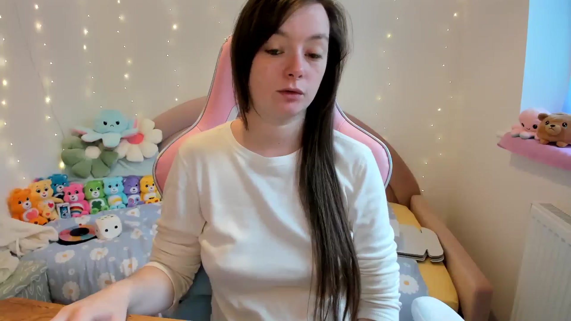 Gallery image thumbnail from JessieBear_'s myfreecams stream on, 10/15/2024, 14:53 image 11 of 20