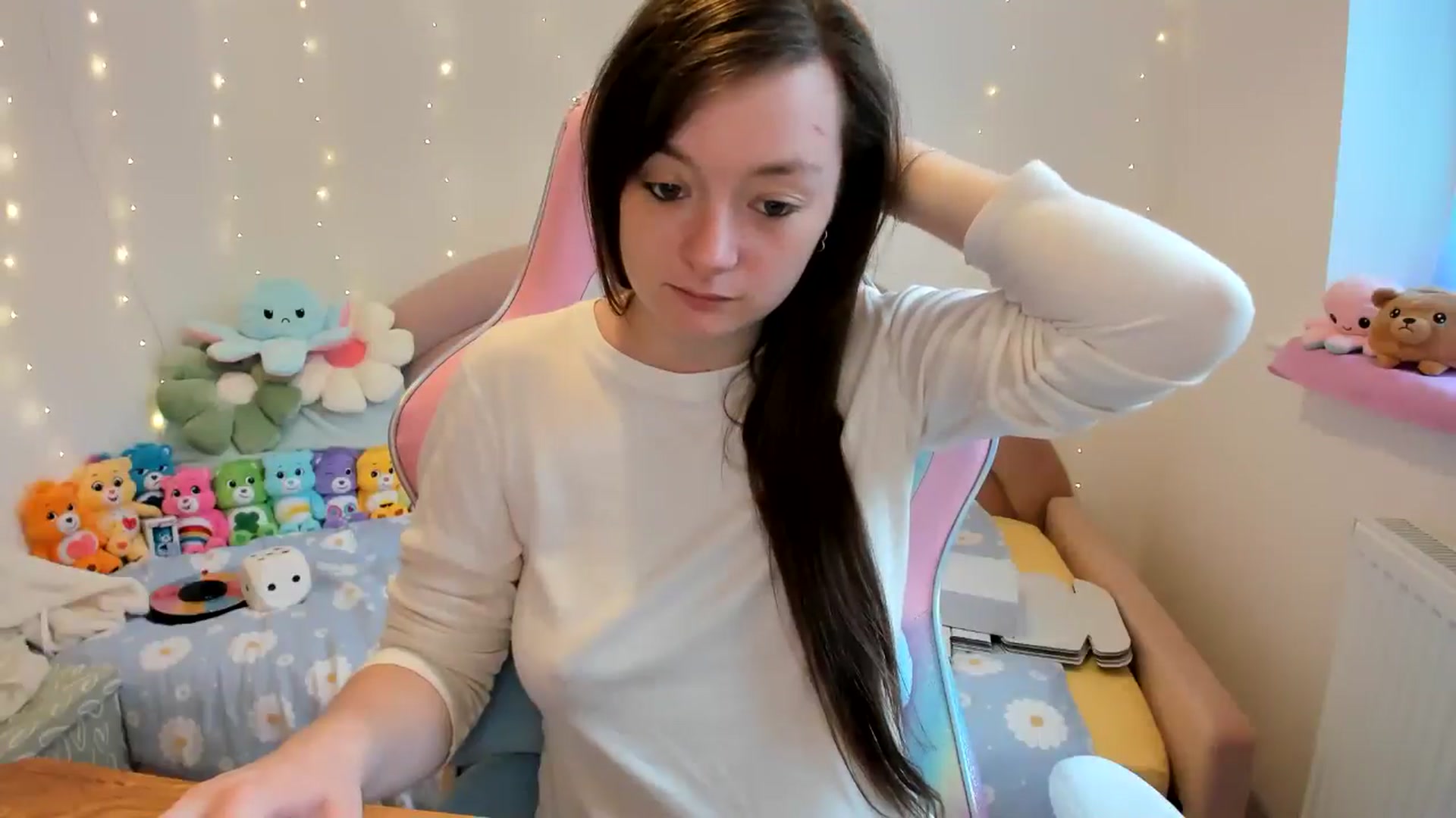 Gallery image thumbnail from JessieBear_'s myfreecams stream on, 10/15/2024, 14:53 image 8 of 20