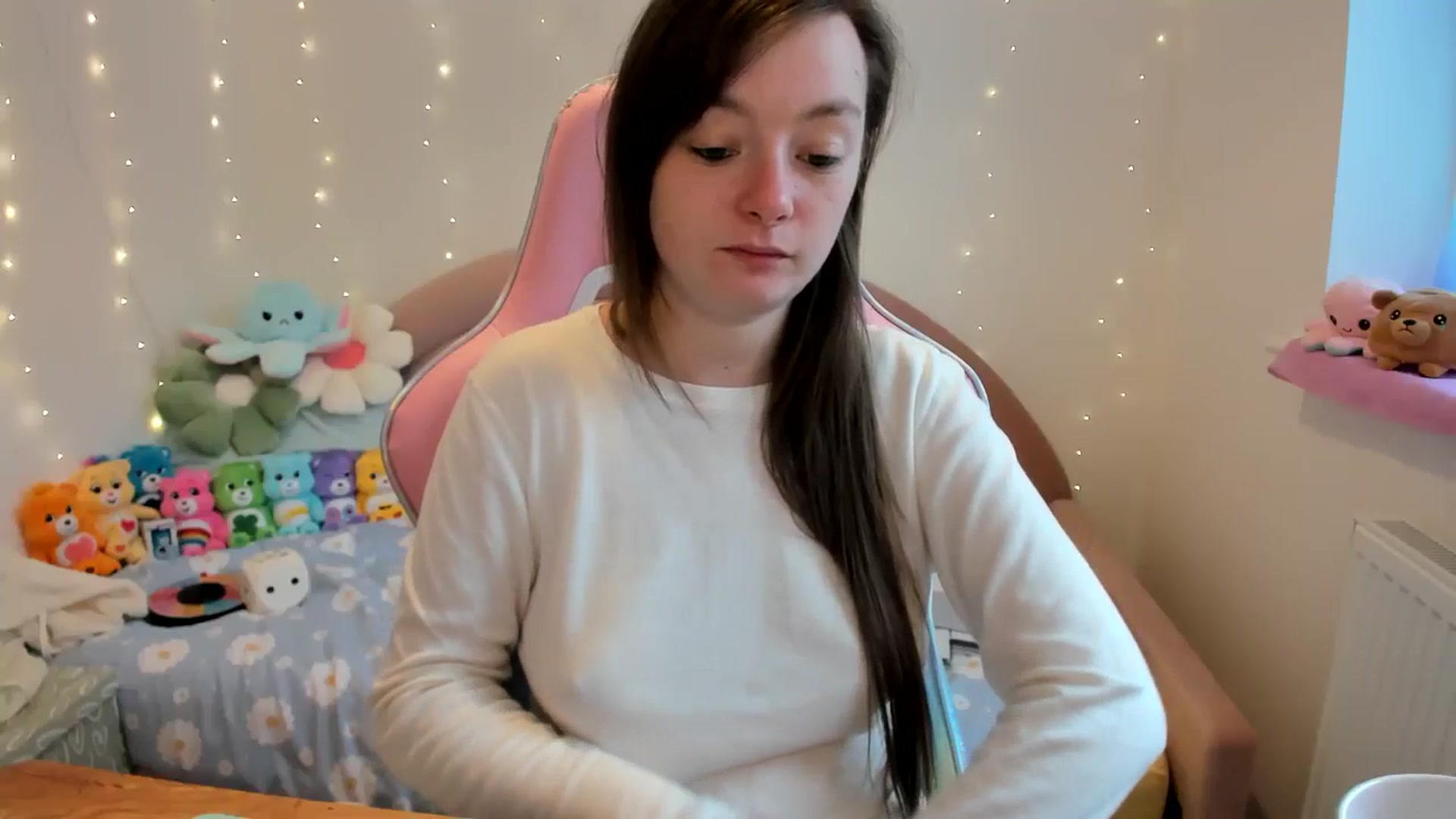 Gallery image thumbnail from JessieBear_'s myfreecams stream on, 10/15/2024, 14:53 image 4 of 20