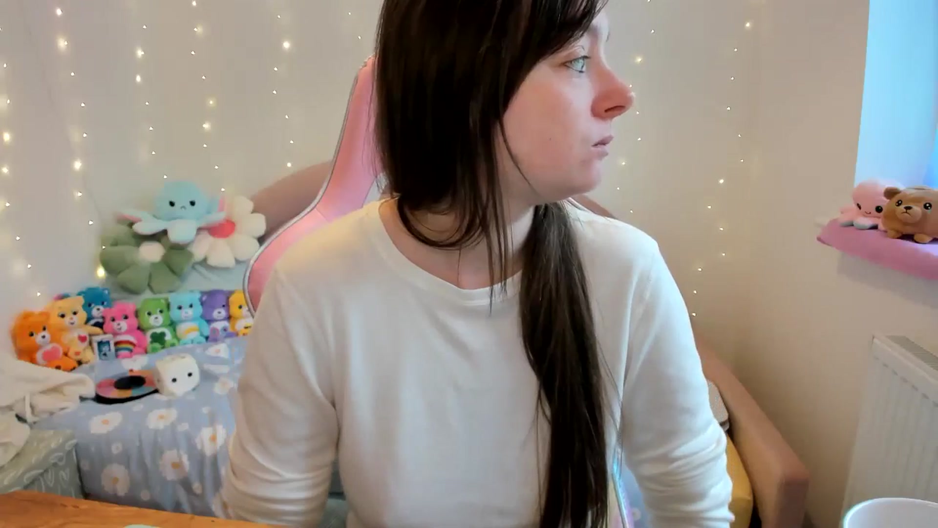 Gallery image thumbnail from JessieBear_'s myfreecams stream on, 10/15/2024, 14:53 image 5 of 20