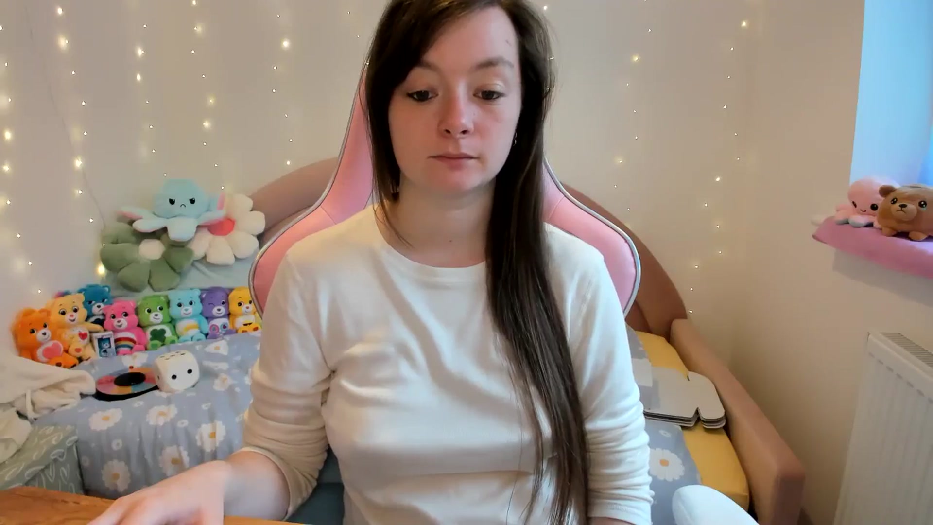 Gallery image thumbnail from JessieBear_'s myfreecams stream on, 10/15/2024, 14:53 image 13 of 20
