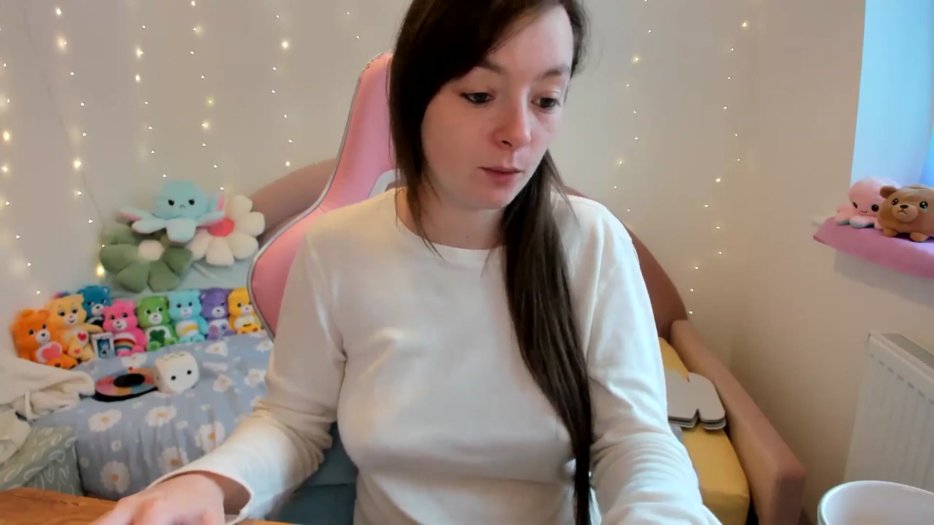 Gallery image thumbnail from JessieBear_'s myfreecams stream on, 10/15/2024, 14:53 image 2 of 20