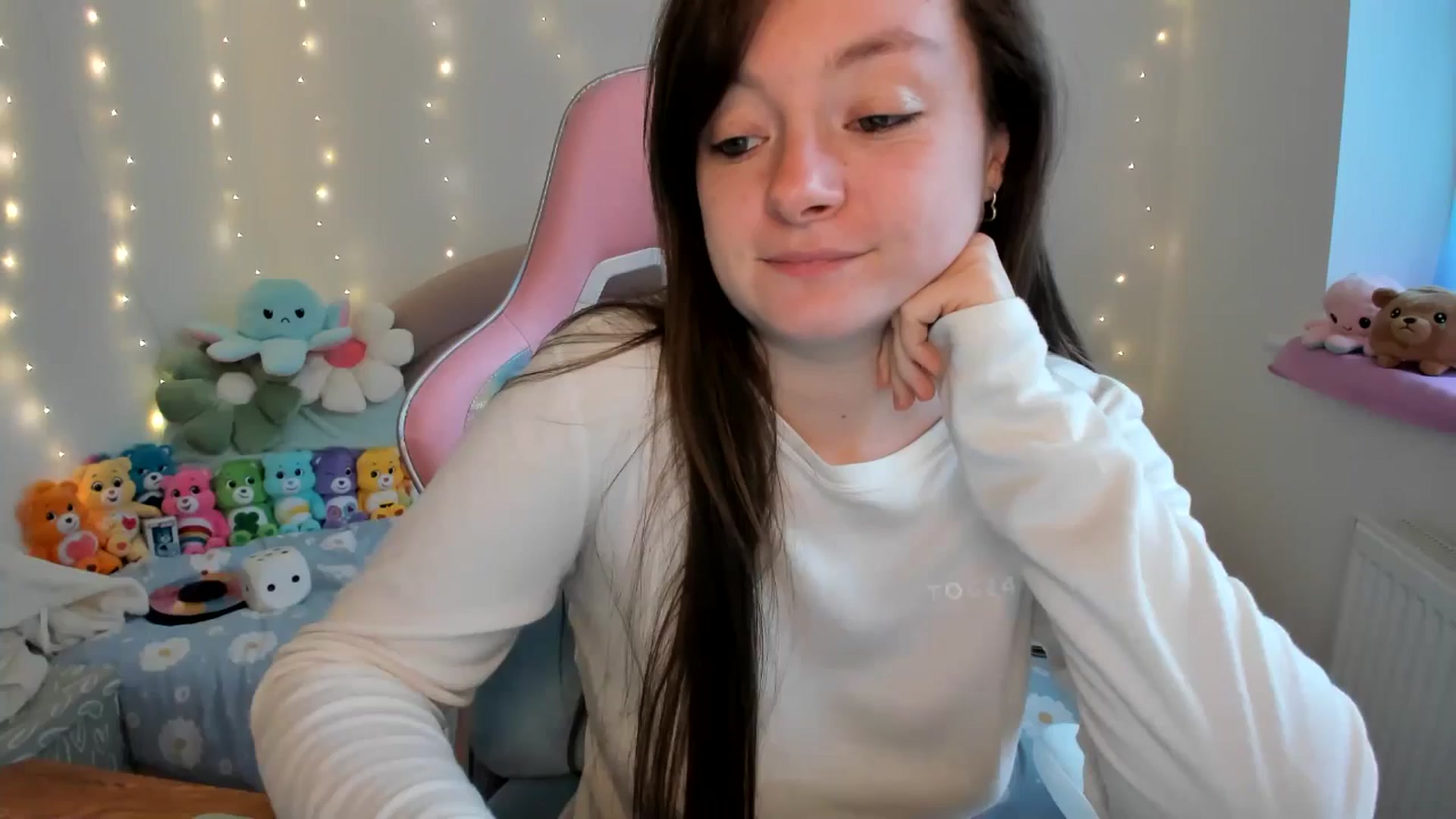 Gallery image thumbnail from JessieBear_'s myfreecams stream on, 10/15/2024, 15:29 image 16 of 20