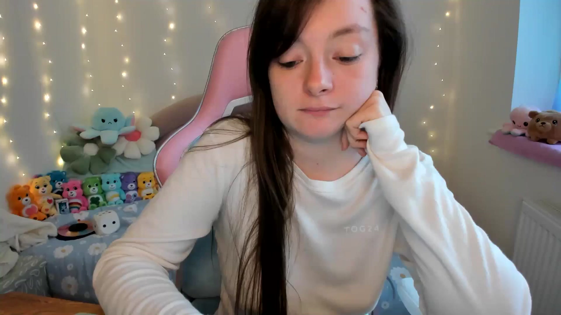 Gallery image thumbnail from JessieBear_'s myfreecams stream on, 10/15/2024, 15:29 image 19 of 20