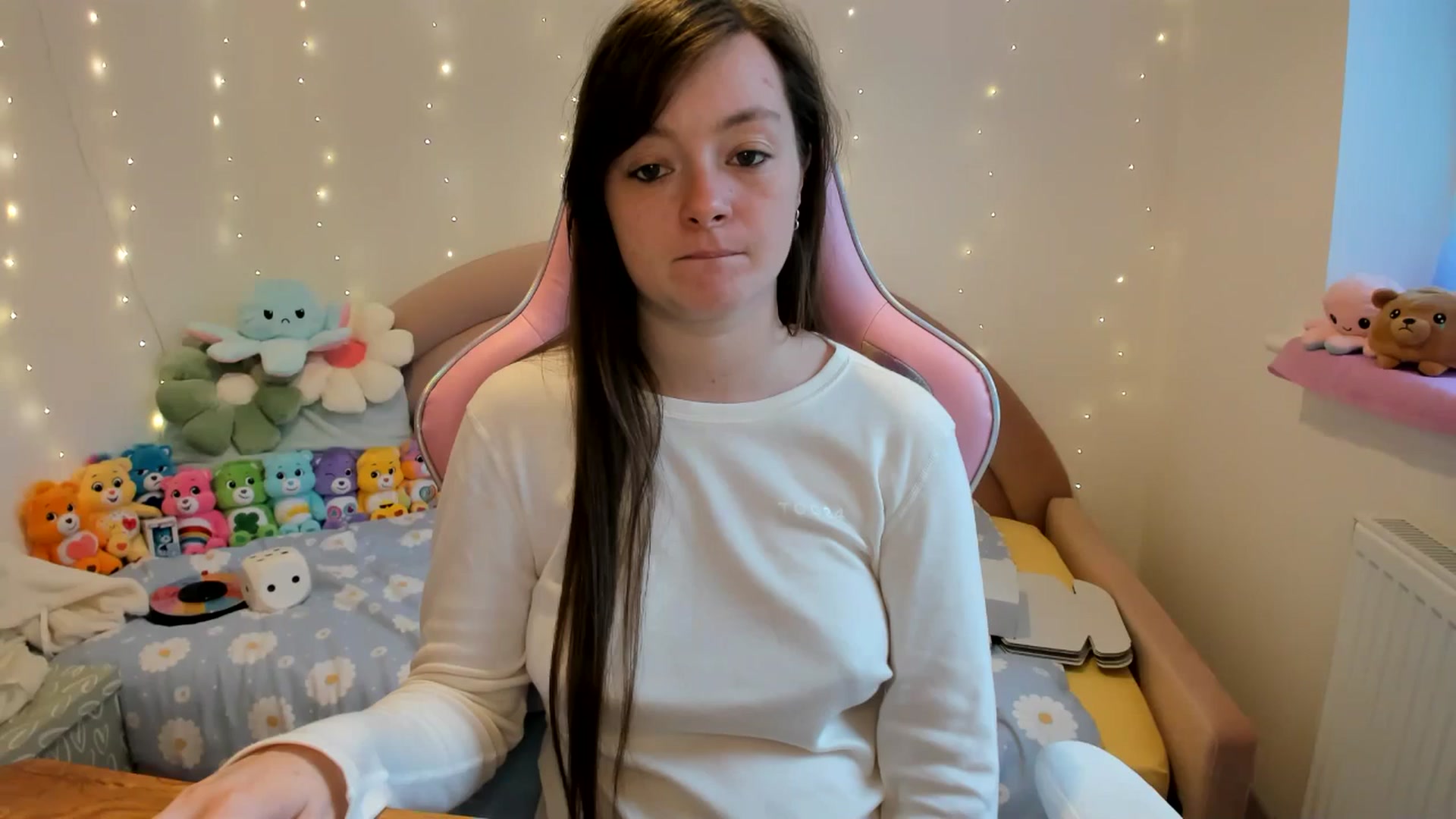 Gallery image thumbnail from JessieBear_'s myfreecams stream on, 10/15/2024, 15:29 image 9 of 20