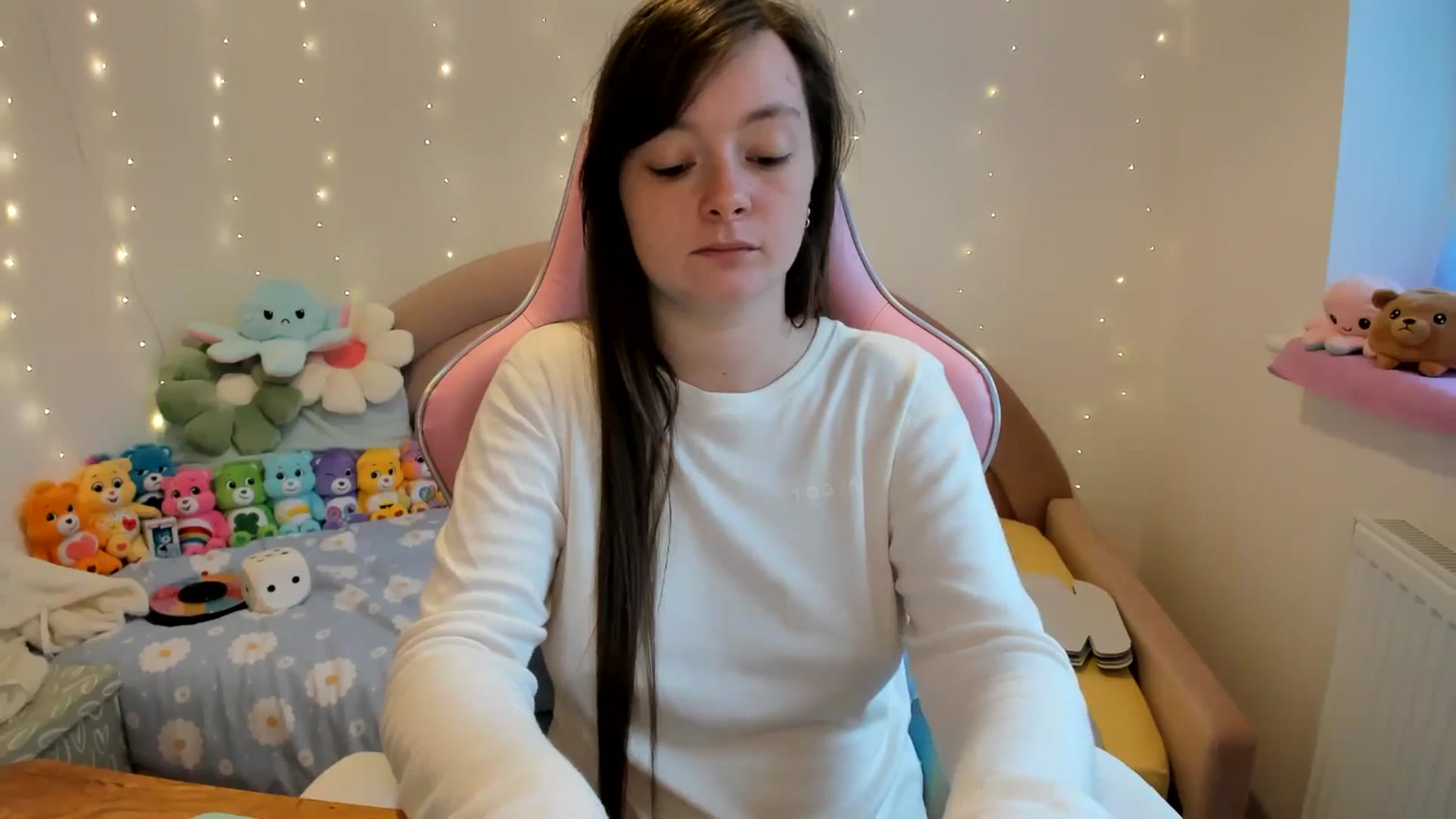 Gallery image thumbnail from JessieBear_'s myfreecams stream on, 10/15/2024, 15:29 image 7 of 20