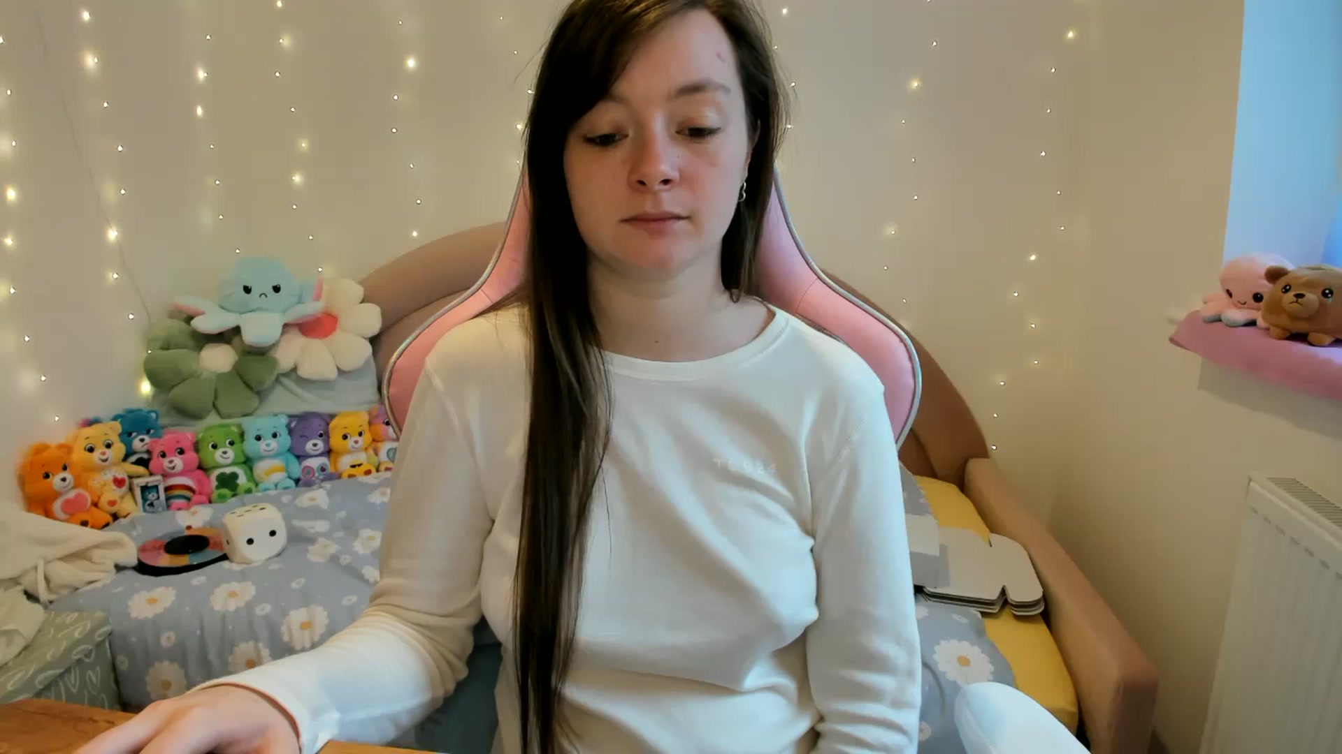 Gallery image thumbnail from JessieBear_'s myfreecams stream on, 10/15/2024, 15:29 image 10 of 20