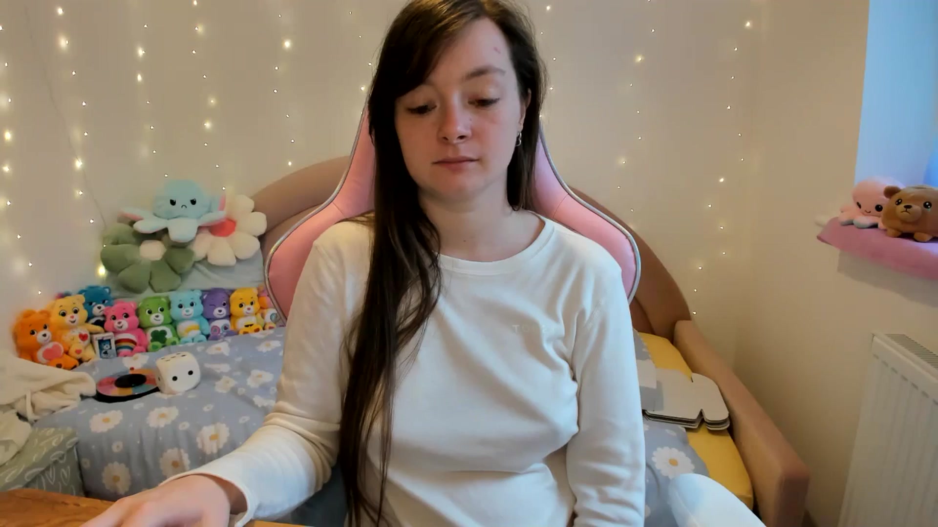Gallery image thumbnail from JessieBear_'s myfreecams stream on, 10/15/2024, 15:29 image 3 of 20