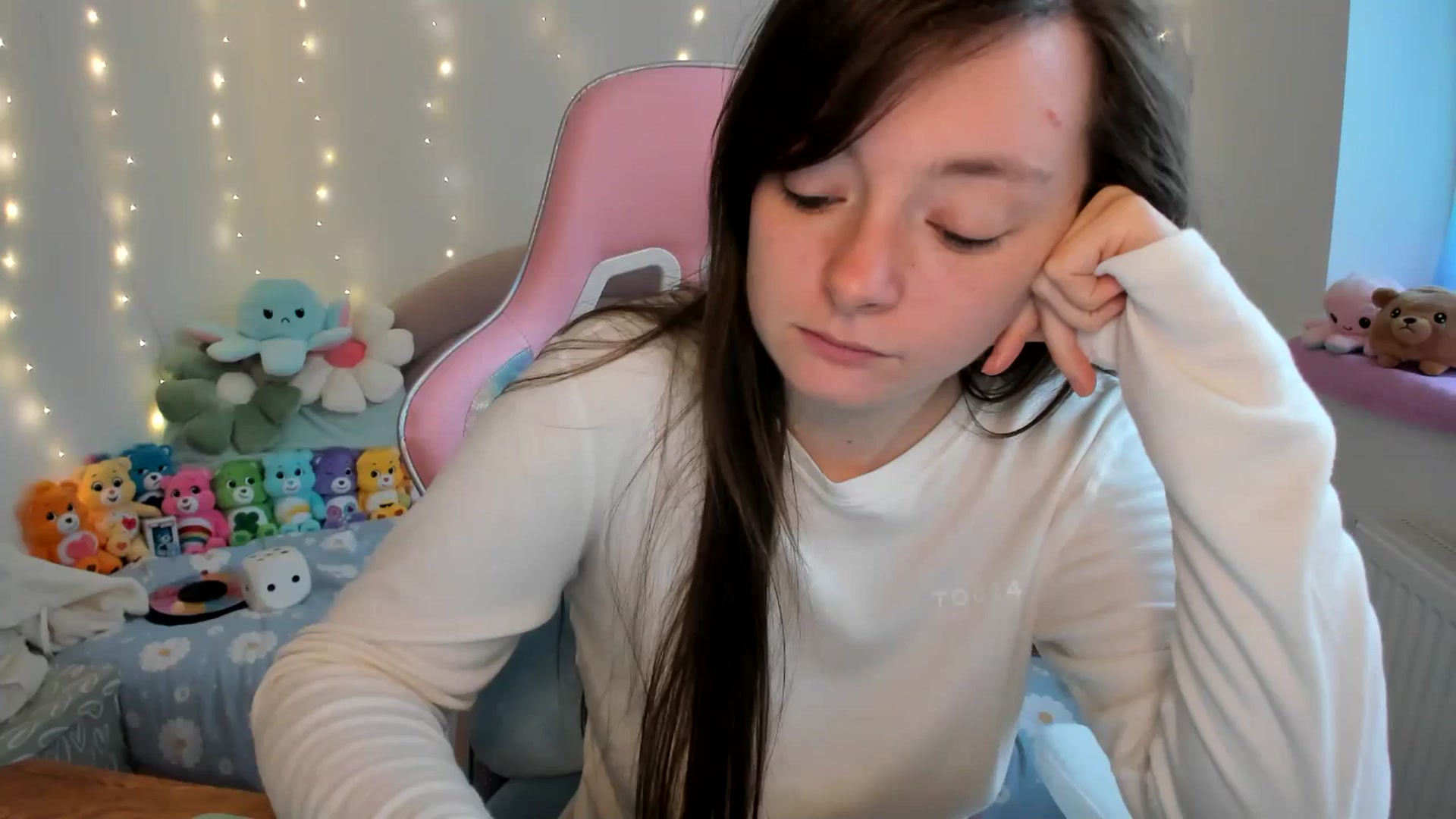 Gallery image thumbnail from JessieBear_'s myfreecams stream on, 10/15/2024, 15:29 image 15 of 20