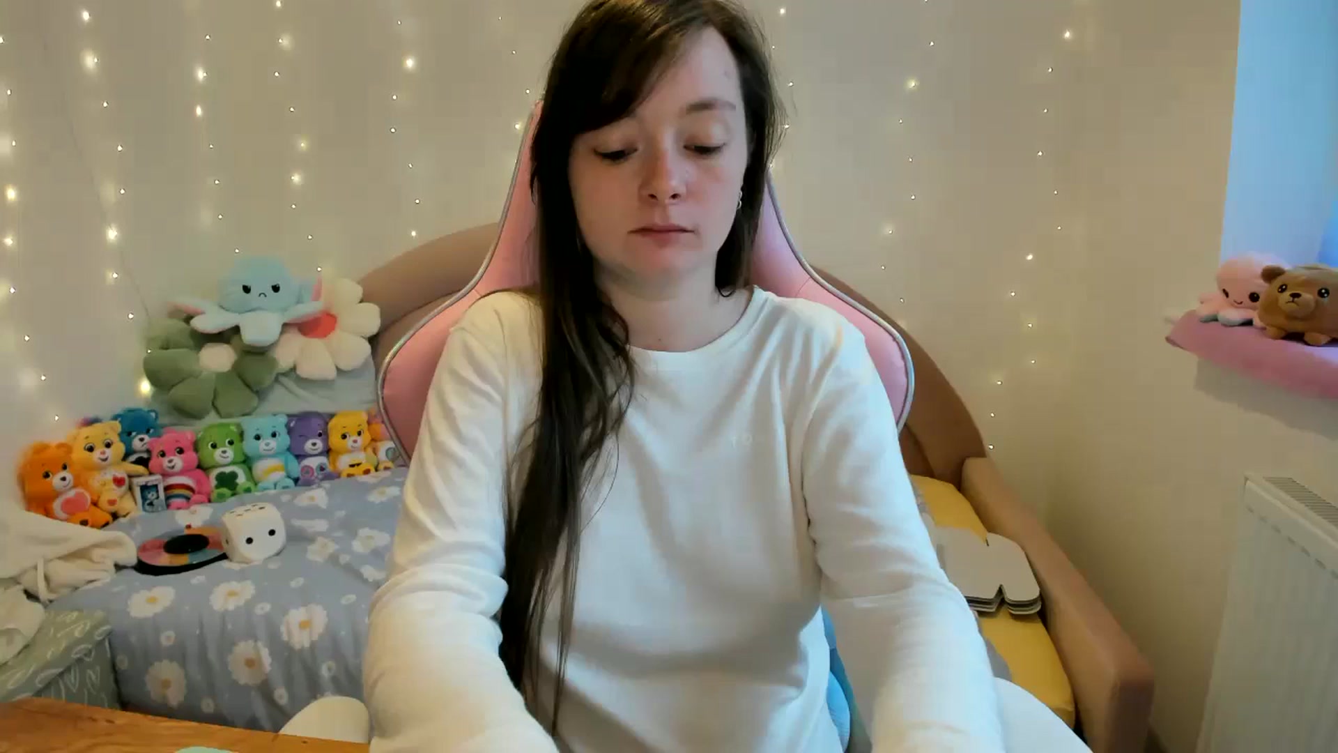 Gallery image thumbnail from JessieBear_'s myfreecams stream on, 10/15/2024, 15:29 image 4 of 20
