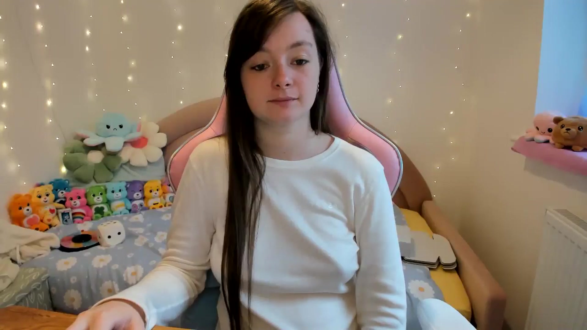 Gallery image thumbnail from JessieBear_'s myfreecams stream on, 10/15/2024, 15:29 image 8 of 20