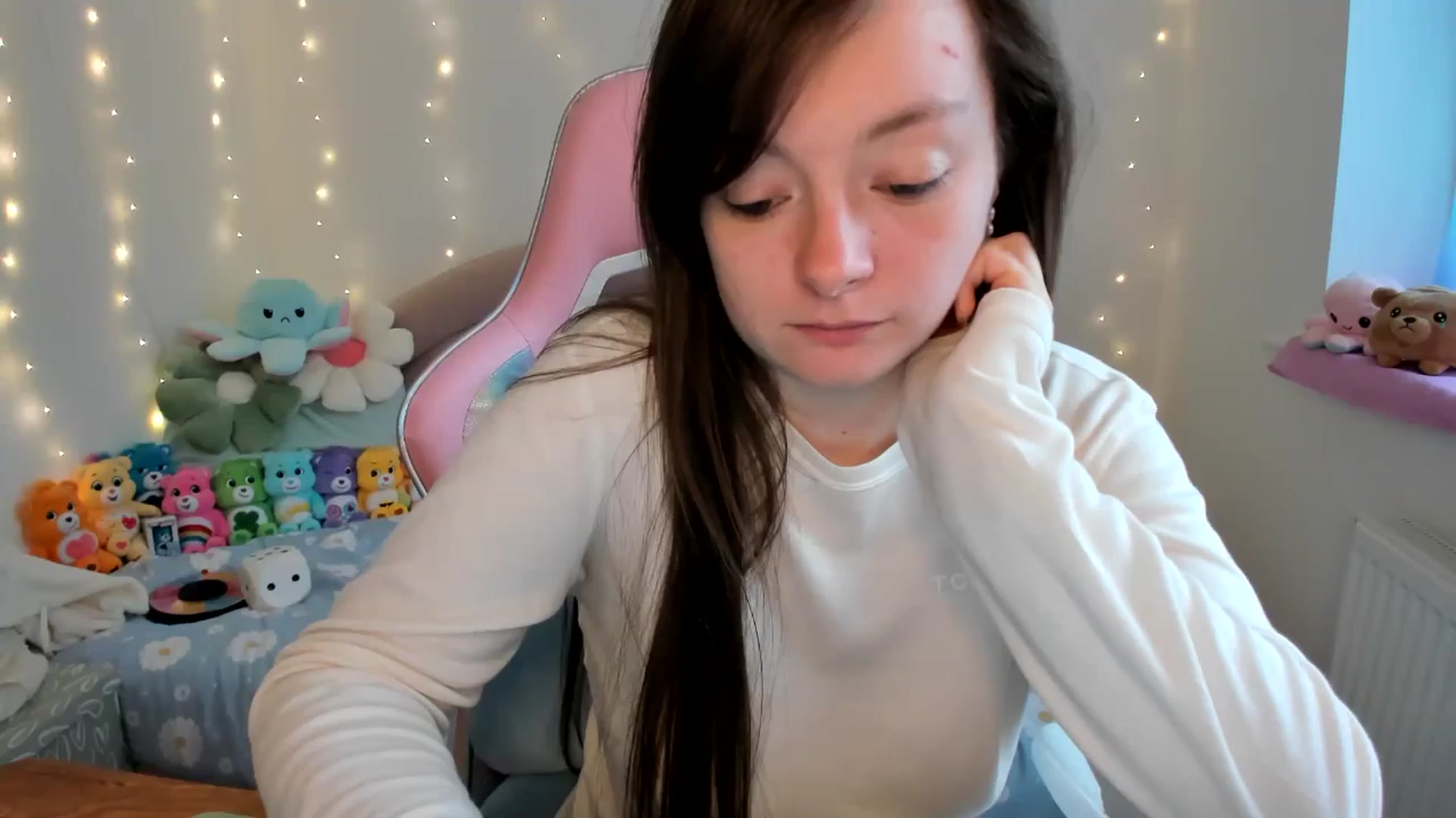 Gallery image thumbnail from JessieBear_'s myfreecams stream on, 10/15/2024, 15:29 image 13 of 20