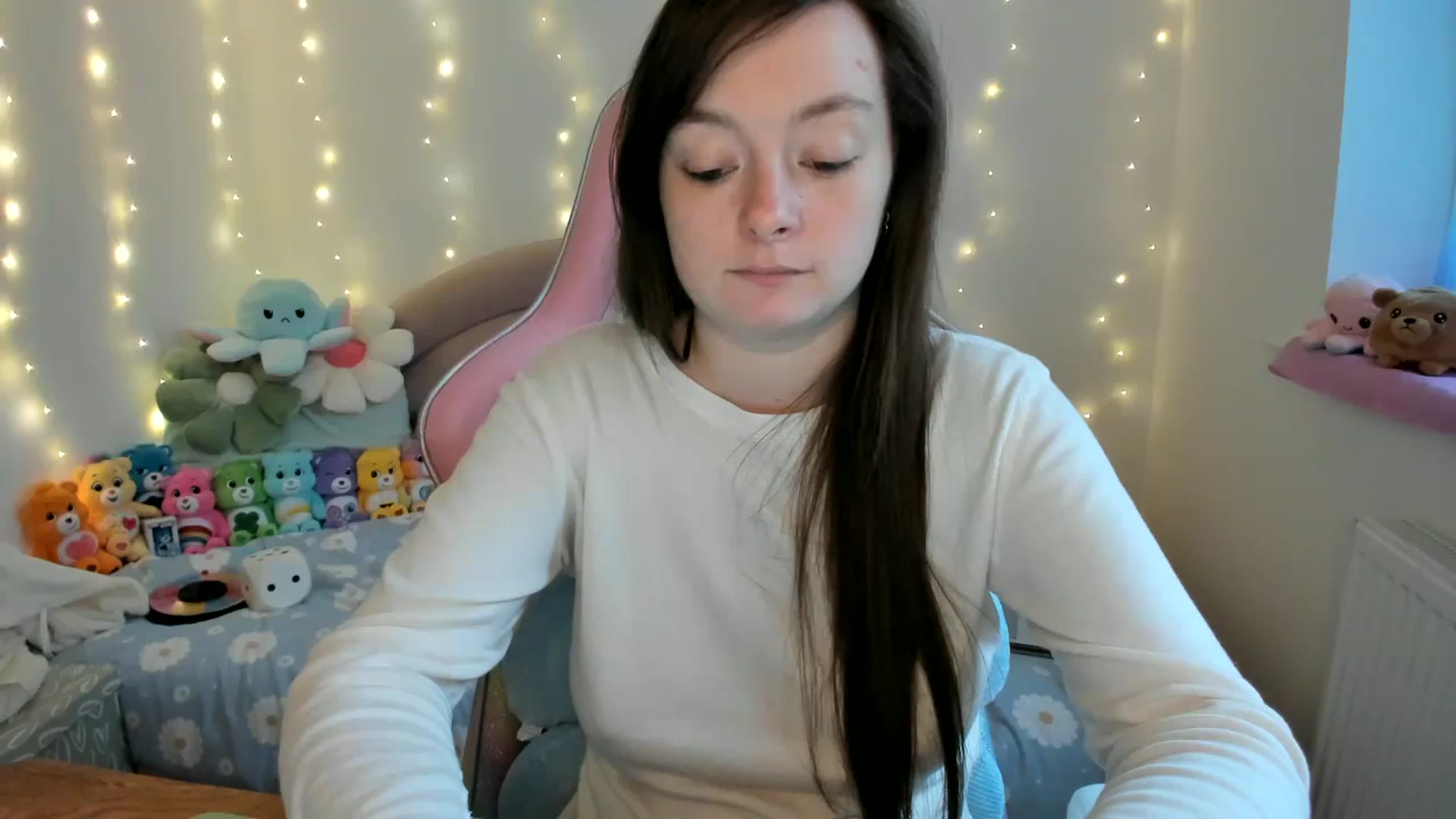 Gallery image thumbnail from JessieBear_'s myfreecams stream on, 10/15/2024, 16:54 image 19 of 20