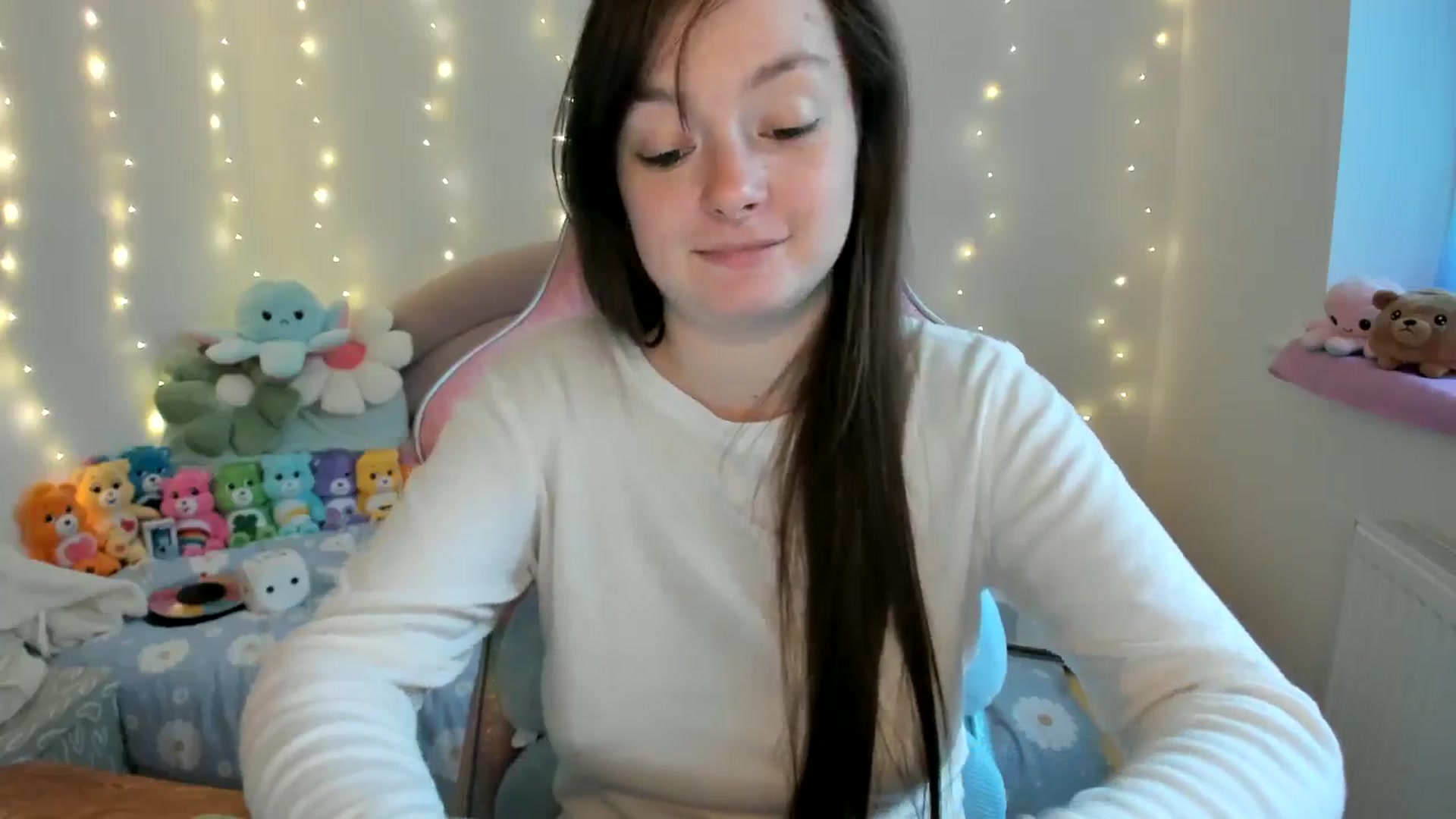 Gallery image thumbnail from JessieBear_'s myfreecams stream on, 10/15/2024, 16:54 image 18 of 20