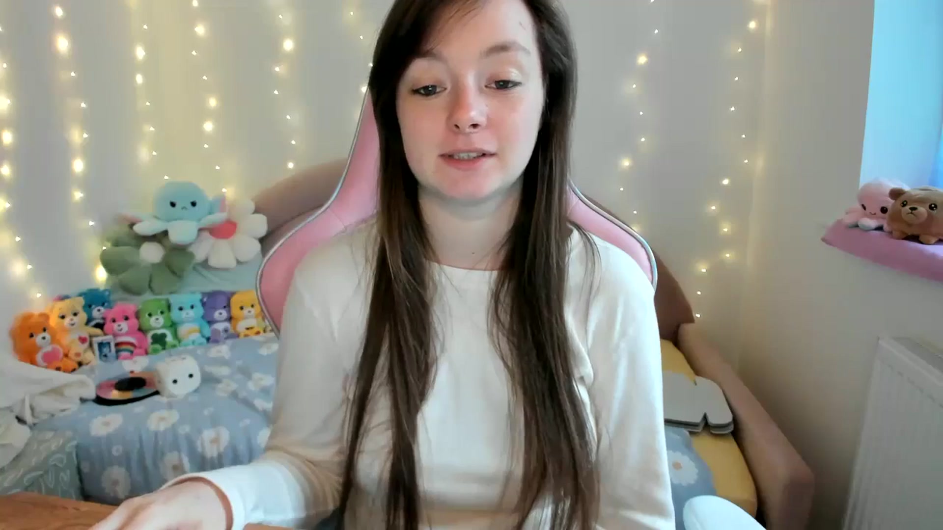 Gallery image thumbnail from JessieBear_'s myfreecams stream on, 10/15/2024, 16:54 image 13 of 20