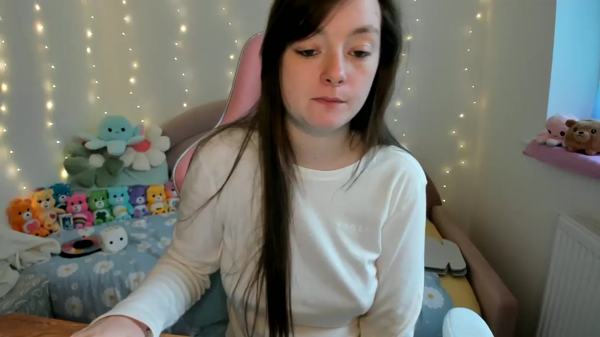 Gallery image thumbnail from JessieBear_'s myfreecams stream on, 10/15/2024, 16:54 image 1 of 20