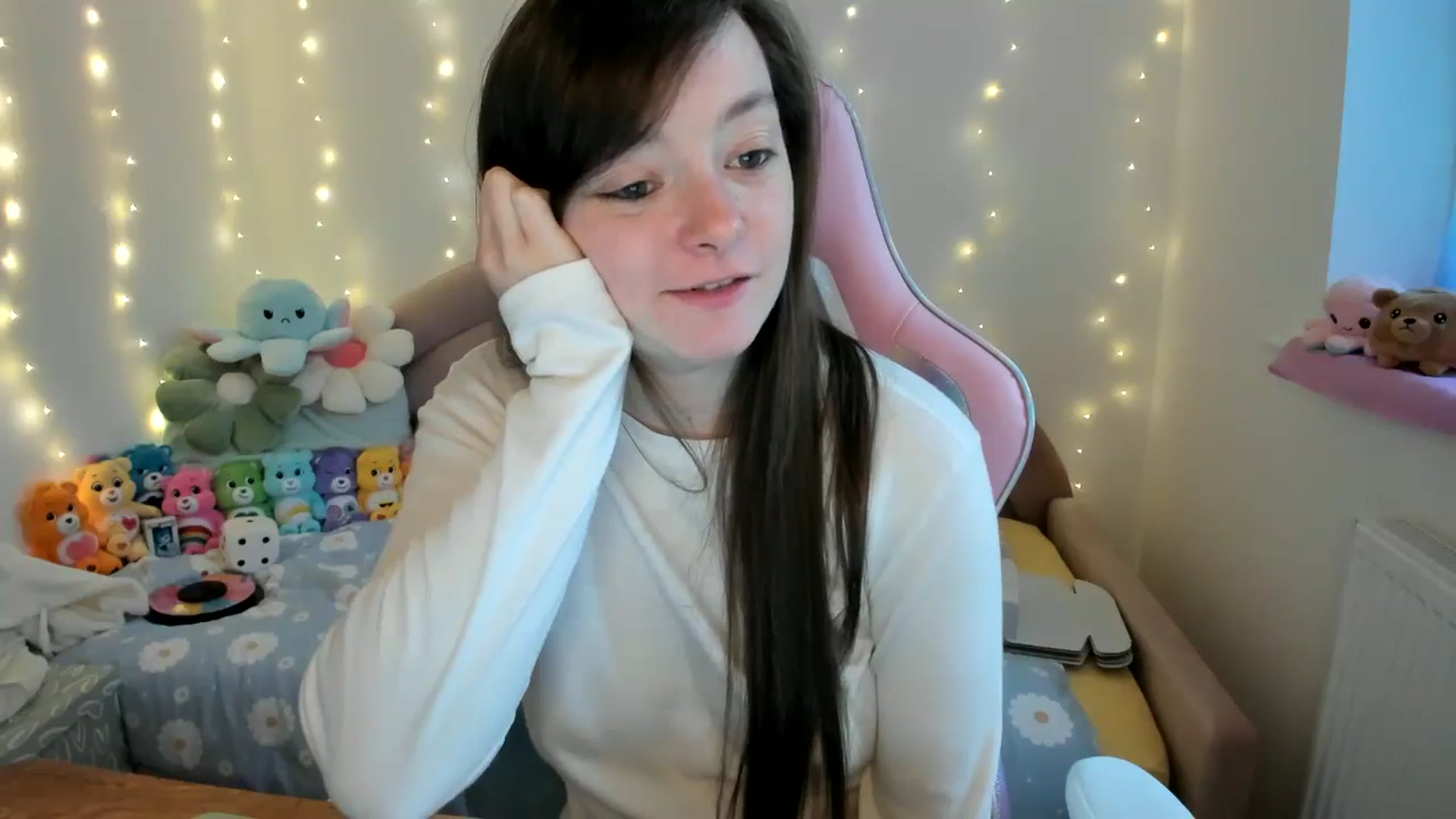Gallery image thumbnail from JessieBear_'s myfreecams stream on, 10/15/2024, 16:54 image 20 of 20