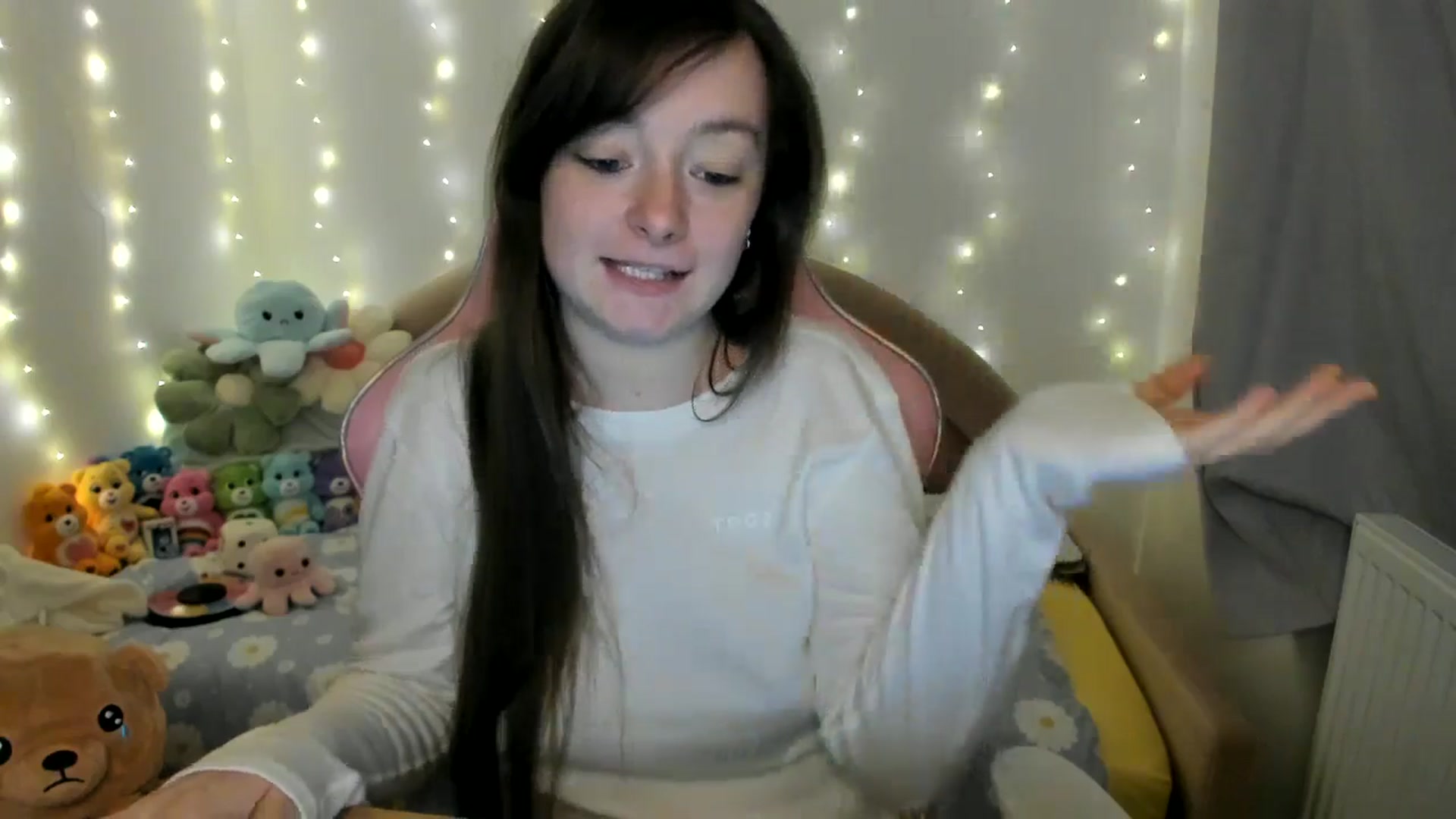 Gallery image thumbnail from JessieBear_'s myfreecams stream on, 10/15/2024, 17:30 image 5 of 20