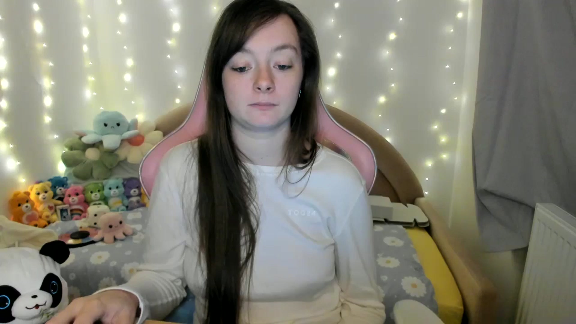Gallery image thumbnail from JessieBear_'s myfreecams stream on, 10/15/2024, 17:30 image 18 of 20