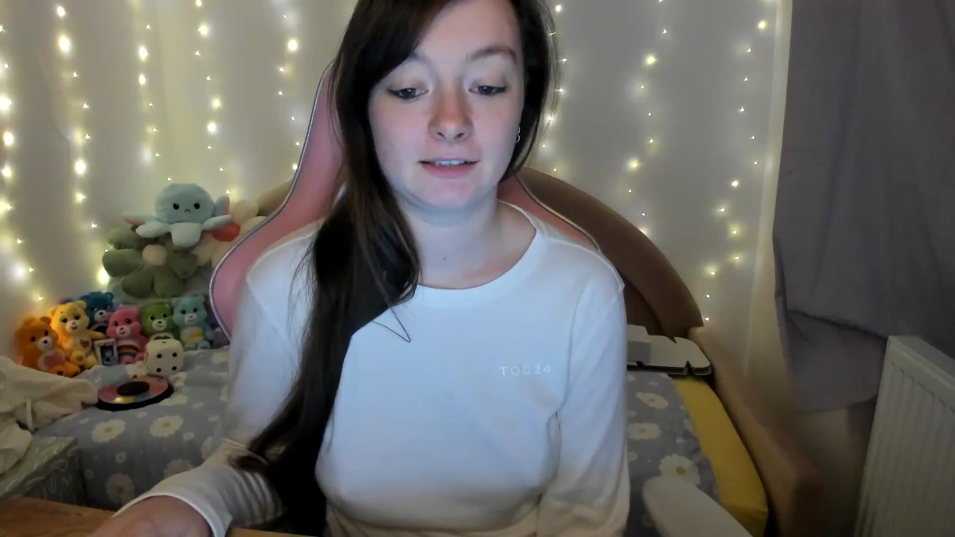 Gallery image thumbnail from JessieBear_'s myfreecams stream on, 10/15/2024, 17:30 image 2 of 20