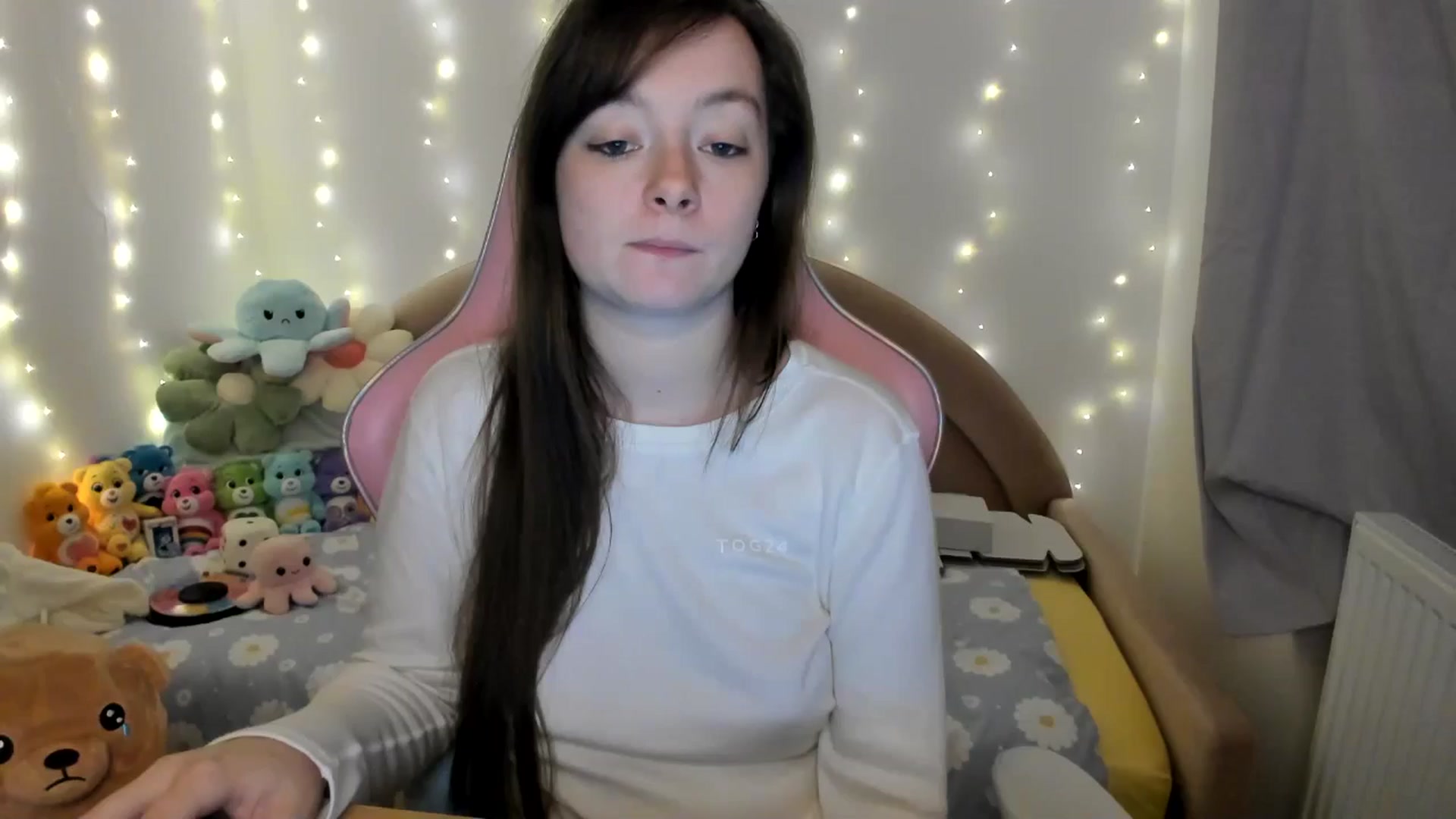 Gallery image thumbnail from JessieBear_'s myfreecams stream on, 10/15/2024, 17:30 image 12 of 20