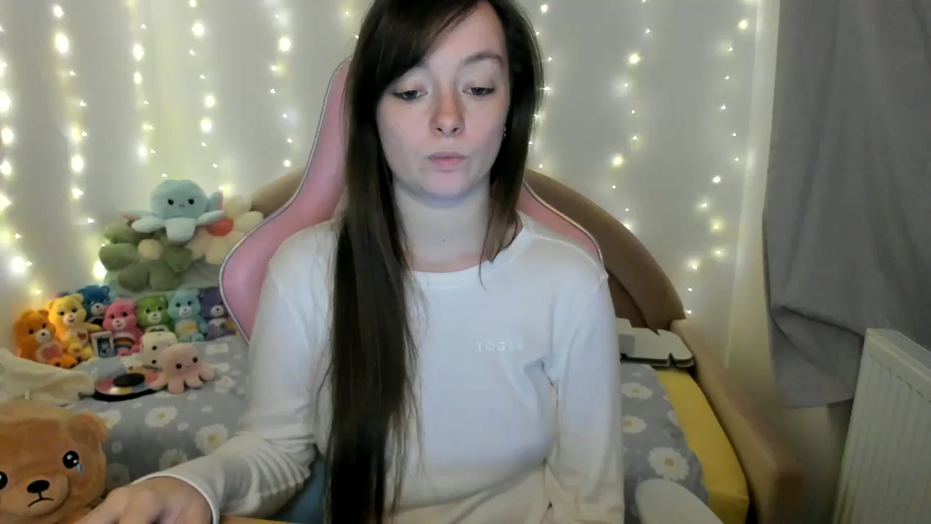Gallery image thumbnail from JessieBear_'s myfreecams stream on, 10/15/2024, 17:30 image 7 of 20