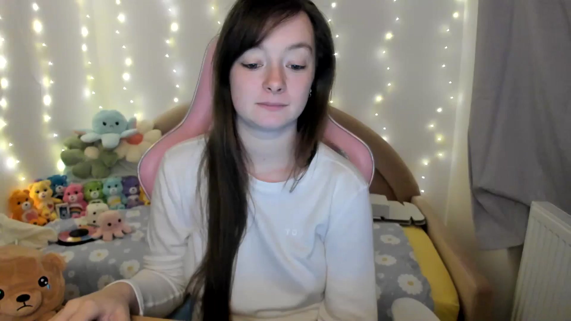 Gallery image thumbnail from JessieBear_'s myfreecams stream on, 10/15/2024, 17:30 image 13 of 20
