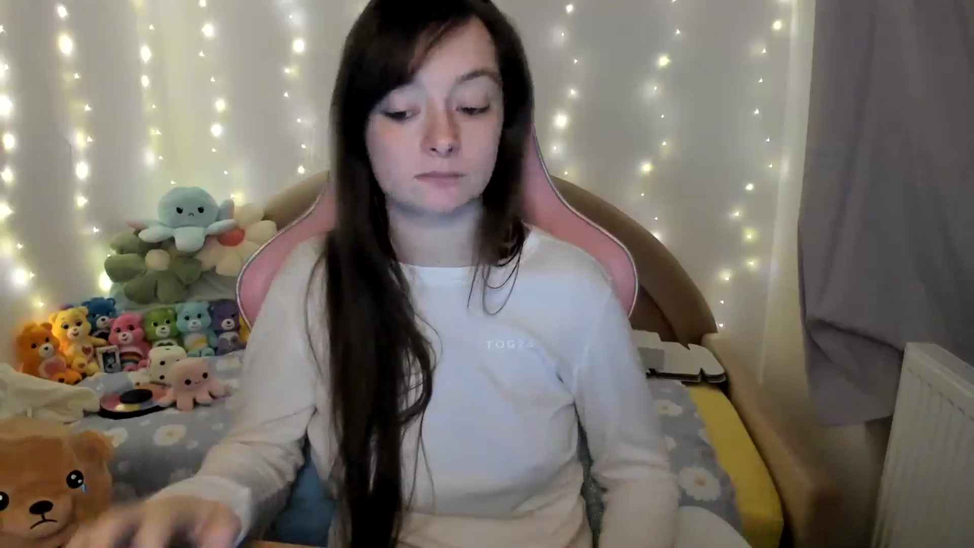 Gallery image thumbnail from JessieBear_'s myfreecams stream on, 10/15/2024, 17:30 image 15 of 20