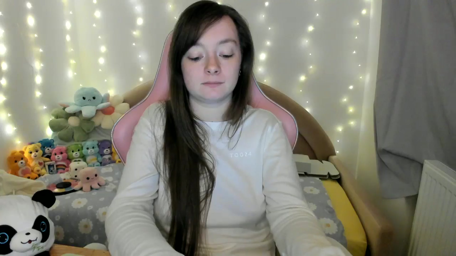 Gallery image thumbnail from JessieBear_'s myfreecams stream on, 10/15/2024, 17:30 image 19 of 20