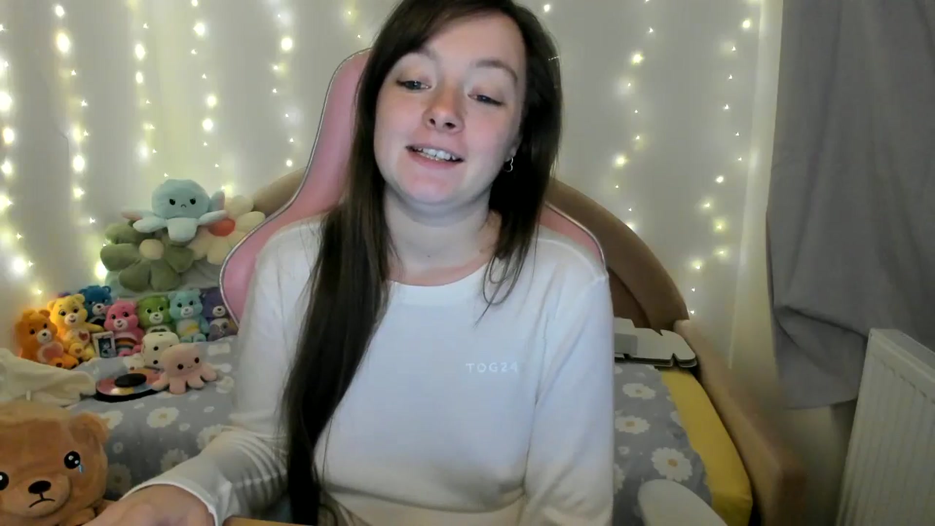 Gallery image thumbnail from JessieBear_'s myfreecams stream on, 10/15/2024, 17:30 image 11 of 20
