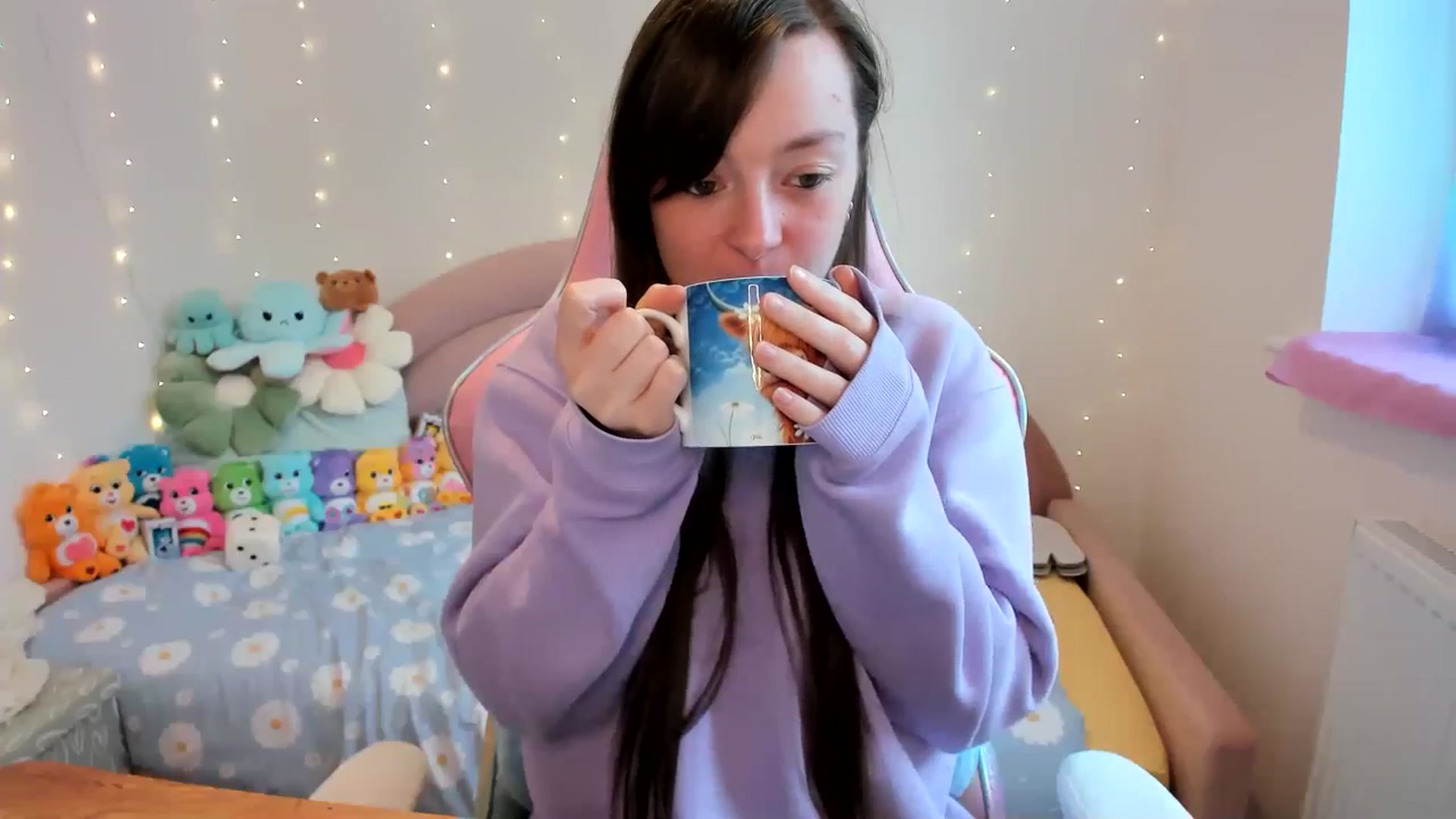 Gallery image thumbnail from JessieBear_'s myfreecams stream on, 10/18/2024, 14:20 image 6 of 20