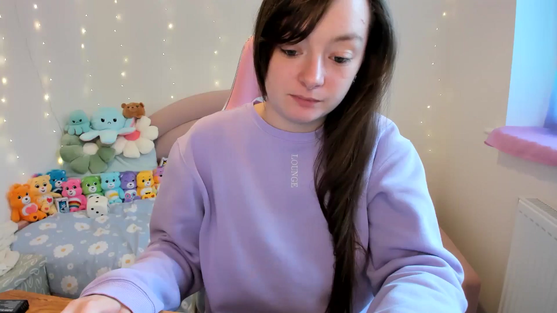 Gallery image thumbnail from JessieBear_'s myfreecams stream on, 10/18/2024, 14:20 image 17 of 20