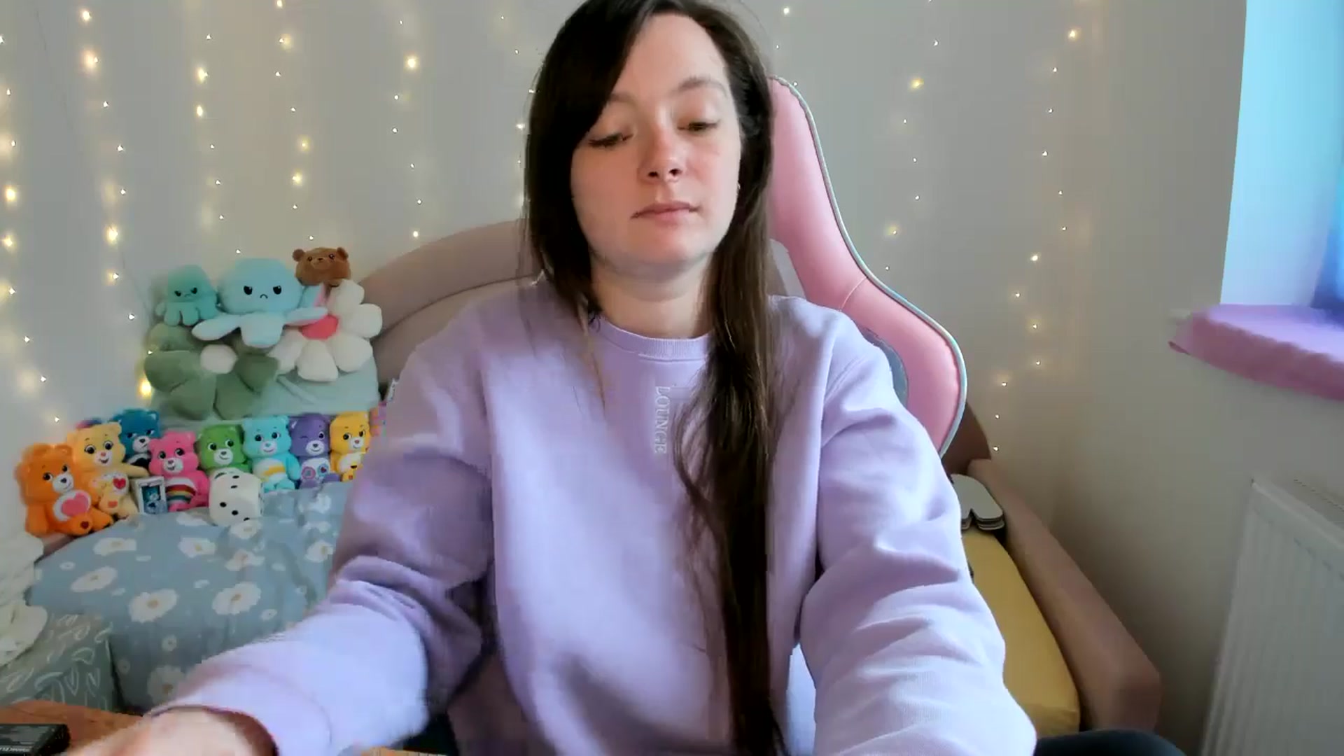Gallery image thumbnail from JessieBear_'s myfreecams stream on, 10/18/2024, 15:00 image 17 of 20
