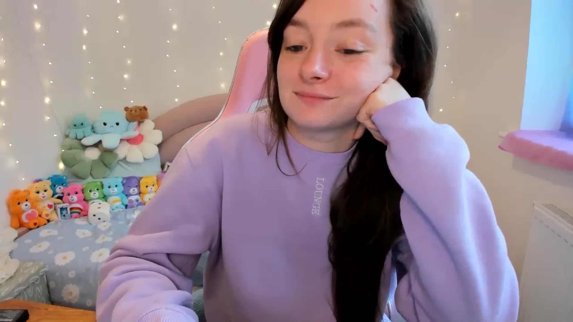 Gallery image thumbnail from JessieBear_'s myfreecams stream on, 10/18/2024, 15:00 image 5 of 20
