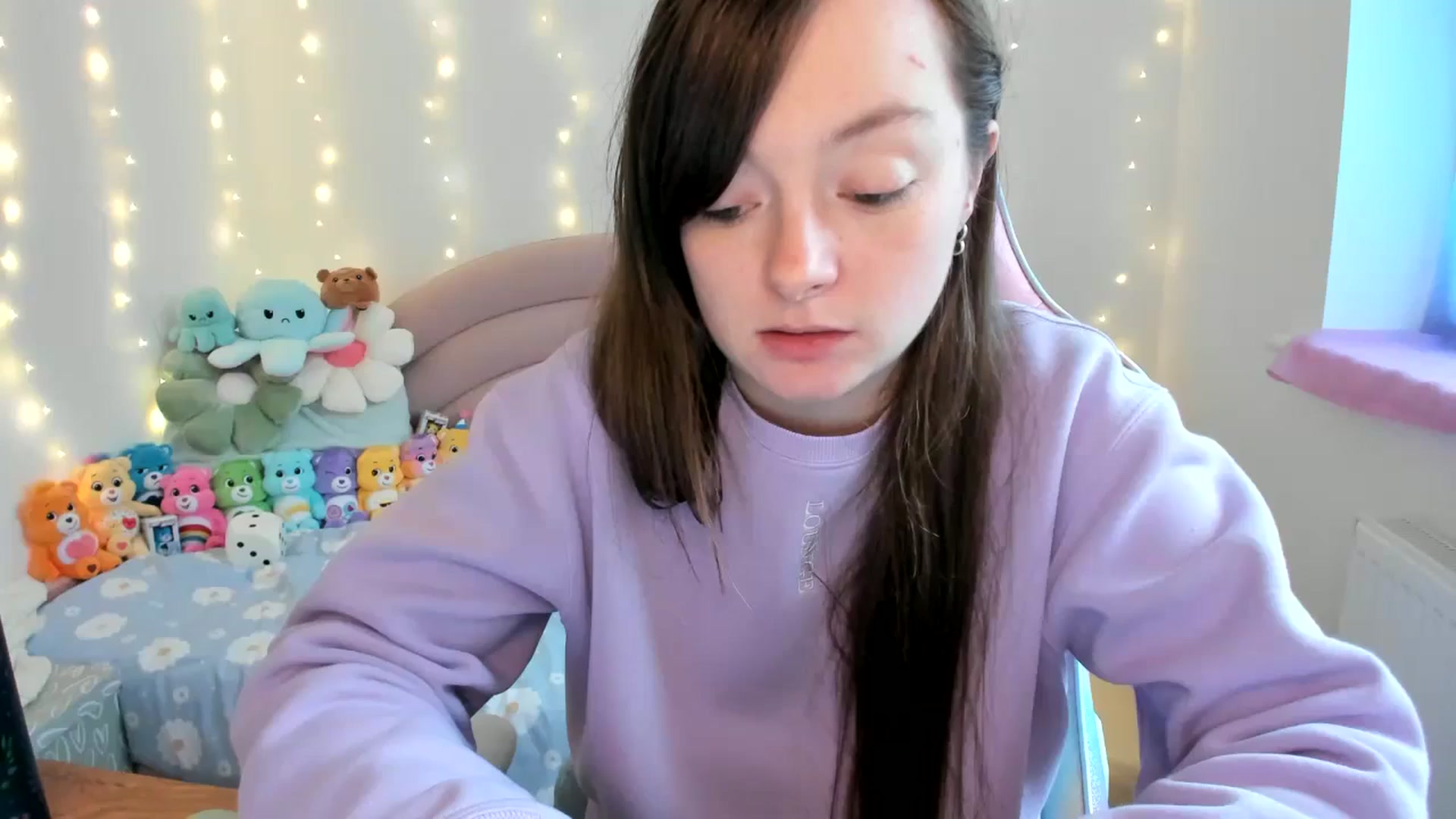 Gallery image thumbnail from JessieBear_'s myfreecams stream on, 10/18/2024, 16:58 image 14 of 20