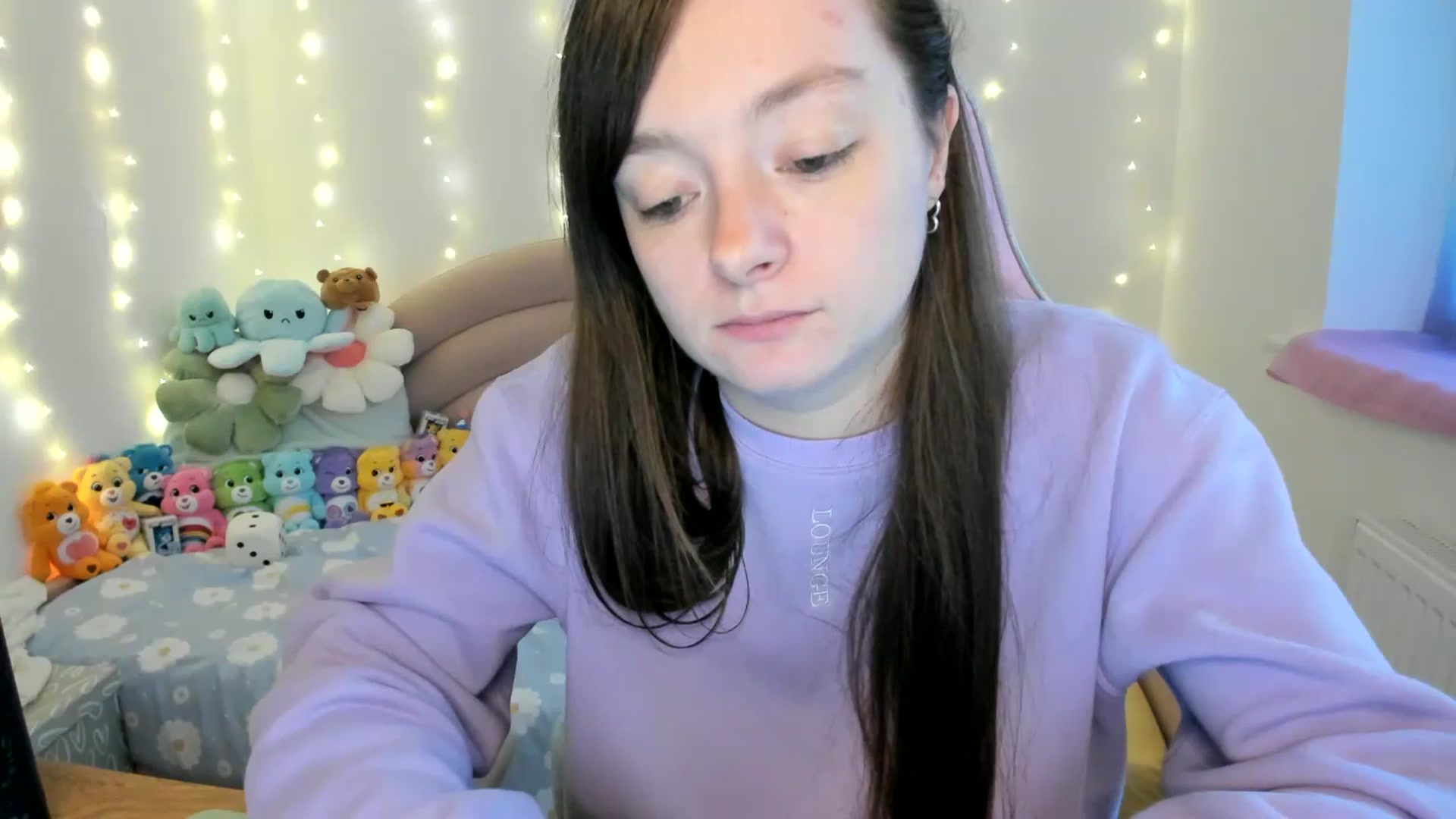 Gallery image thumbnail from JessieBear_'s myfreecams stream on, 10/18/2024, 16:58 image 18 of 20