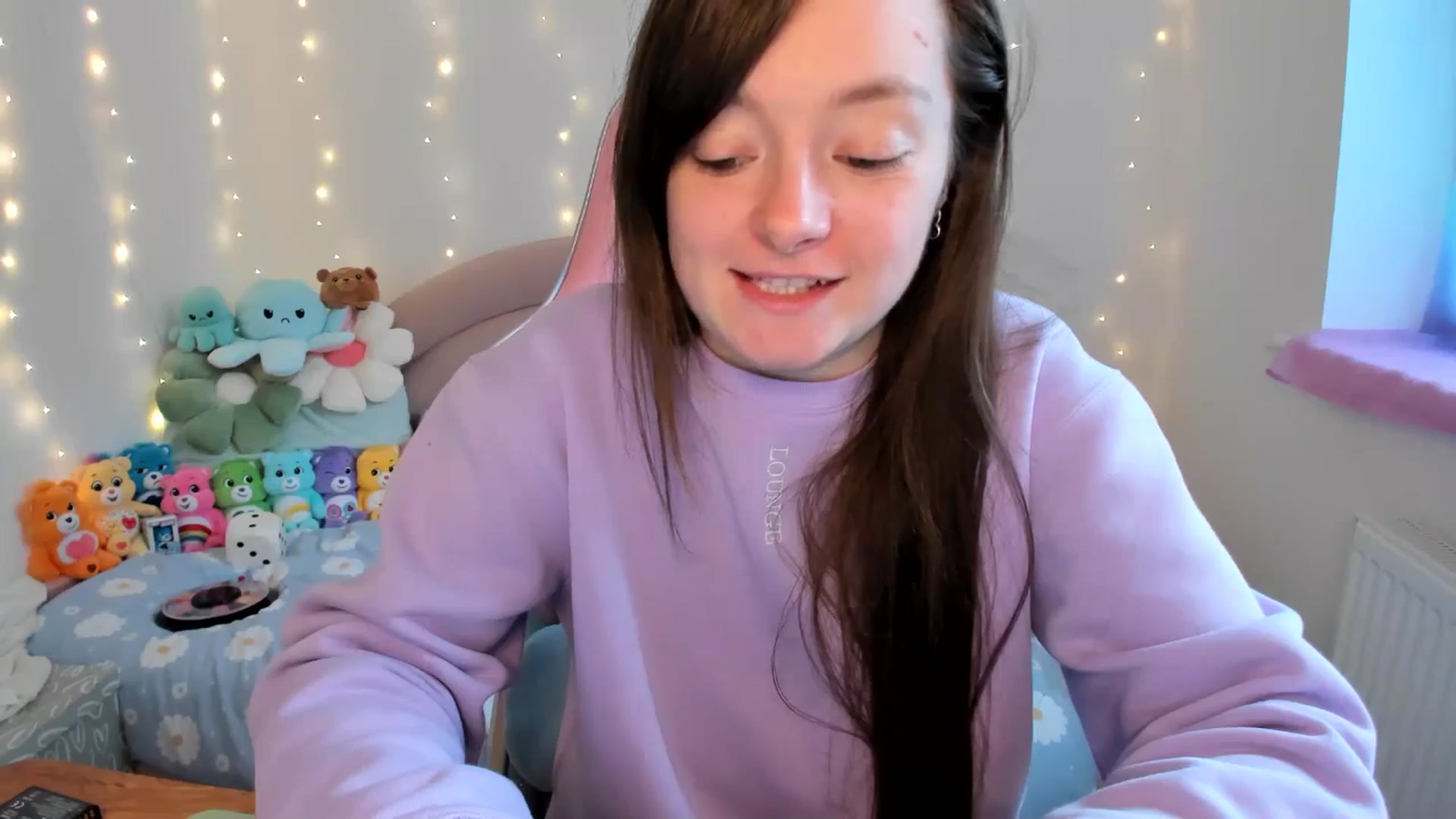 Gallery image thumbnail from JessieBear_'s myfreecams stream on, 10/18/2024, 16:58 image 10 of 20