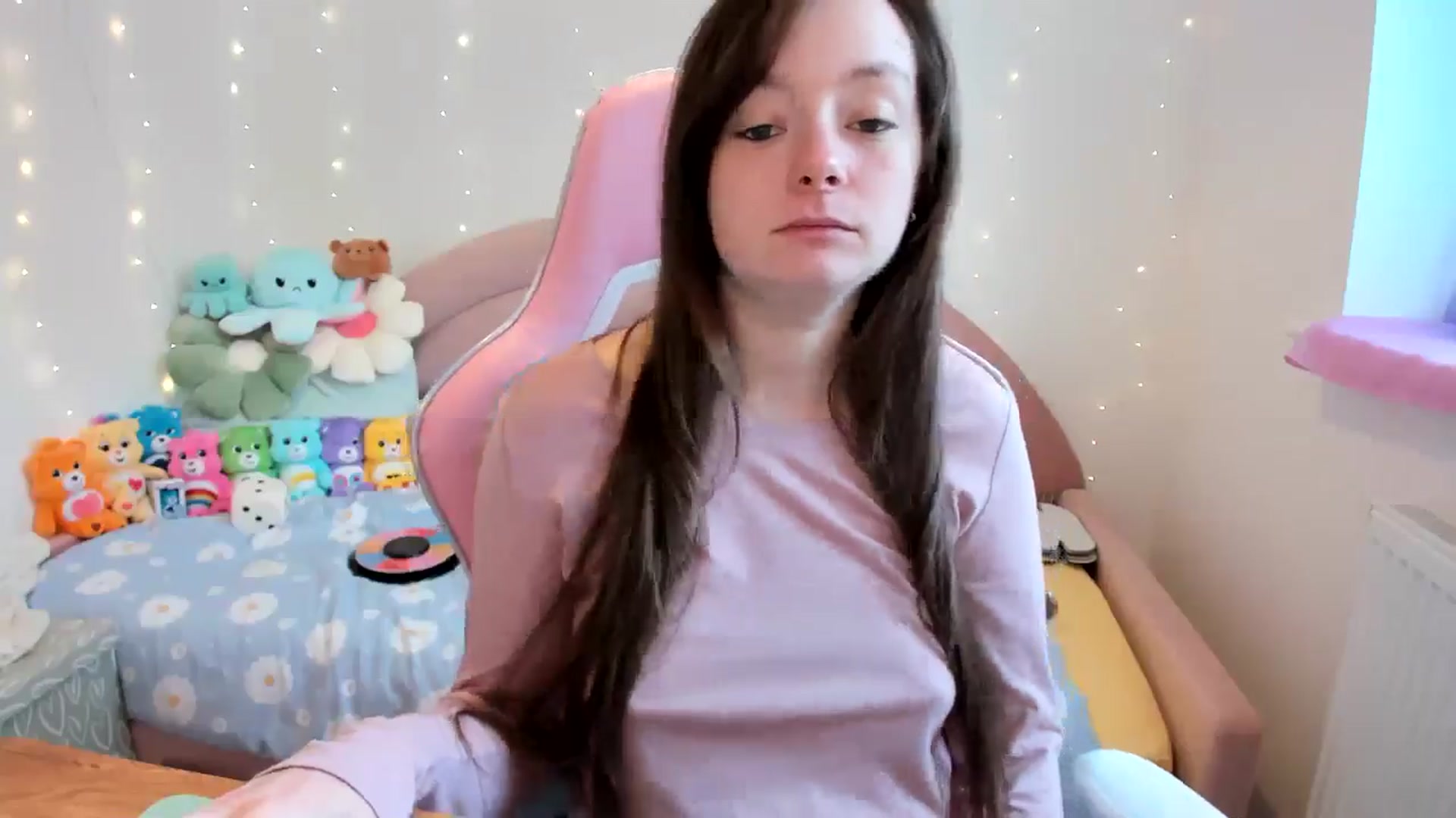 Gallery image thumbnail from JessieBear_'s myfreecams stream on, 10/21/2024, 17:00 image 10 of 20