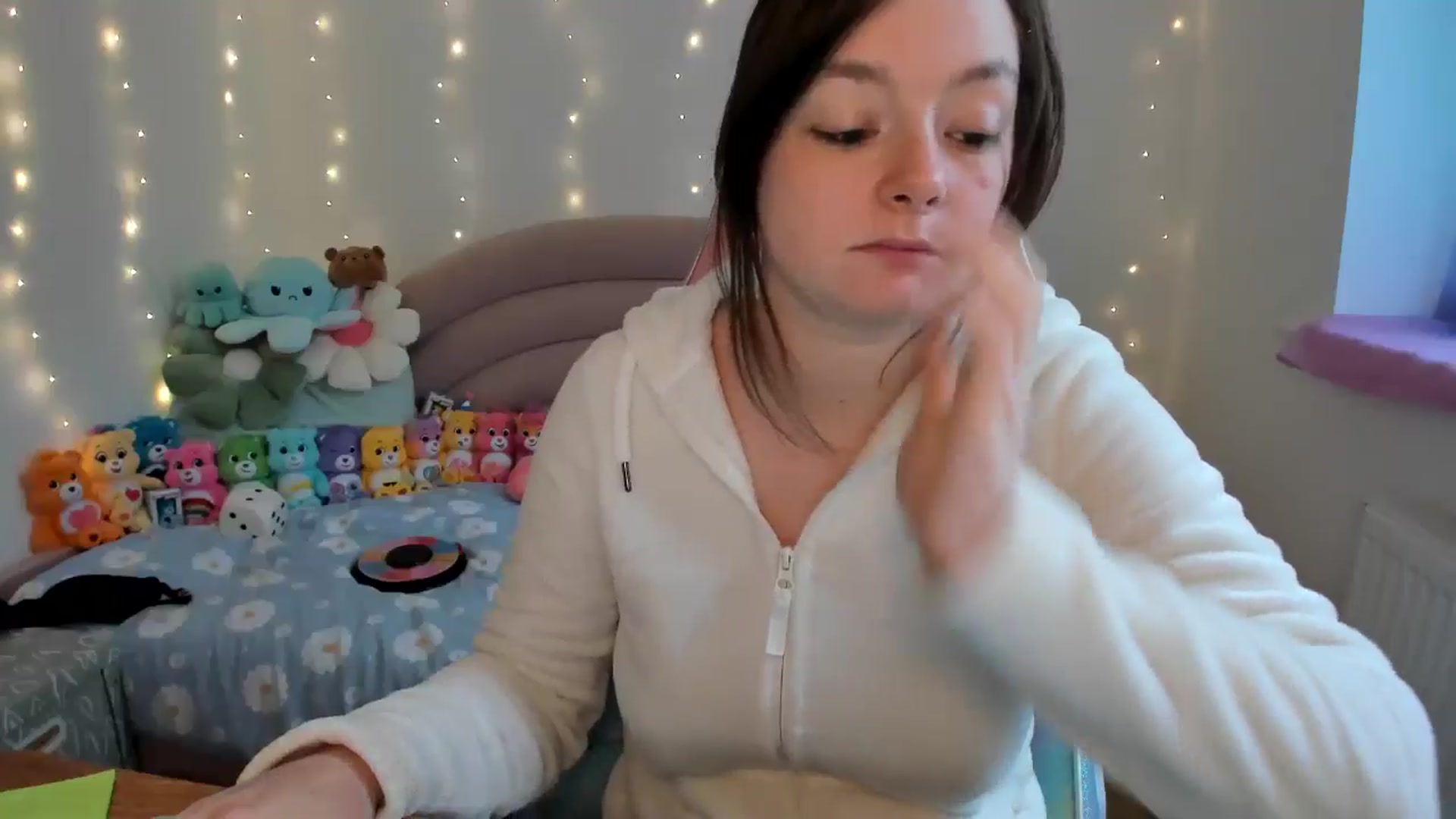 Gallery image thumbnail from JessieBear_'s myfreecams stream on, 10/23/2024, 16:21 image 16 of 20