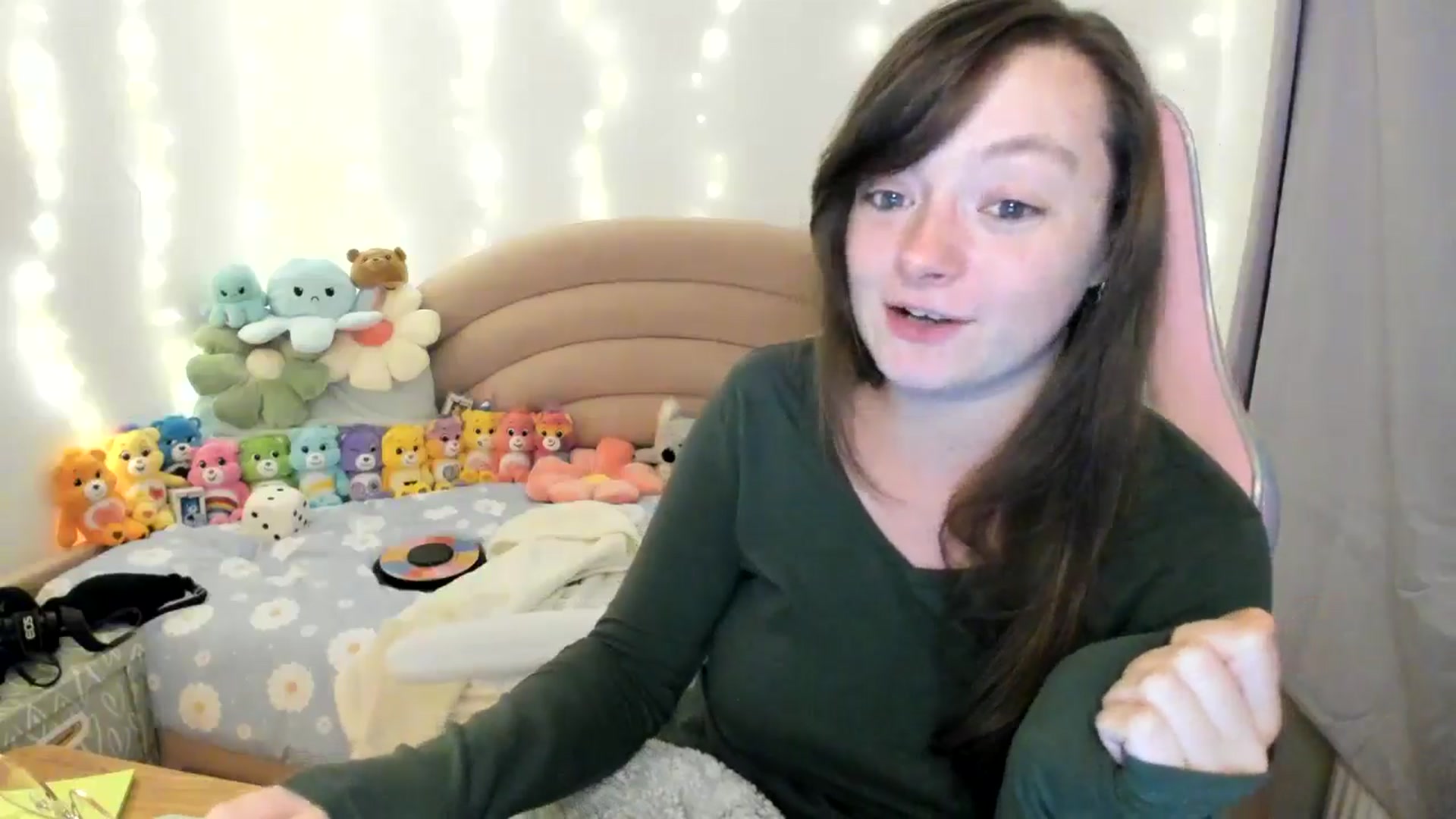 Gallery image thumbnail from JessieBear_'s myfreecams stream on, 10/24/2024, 17:18 image 16 of 20