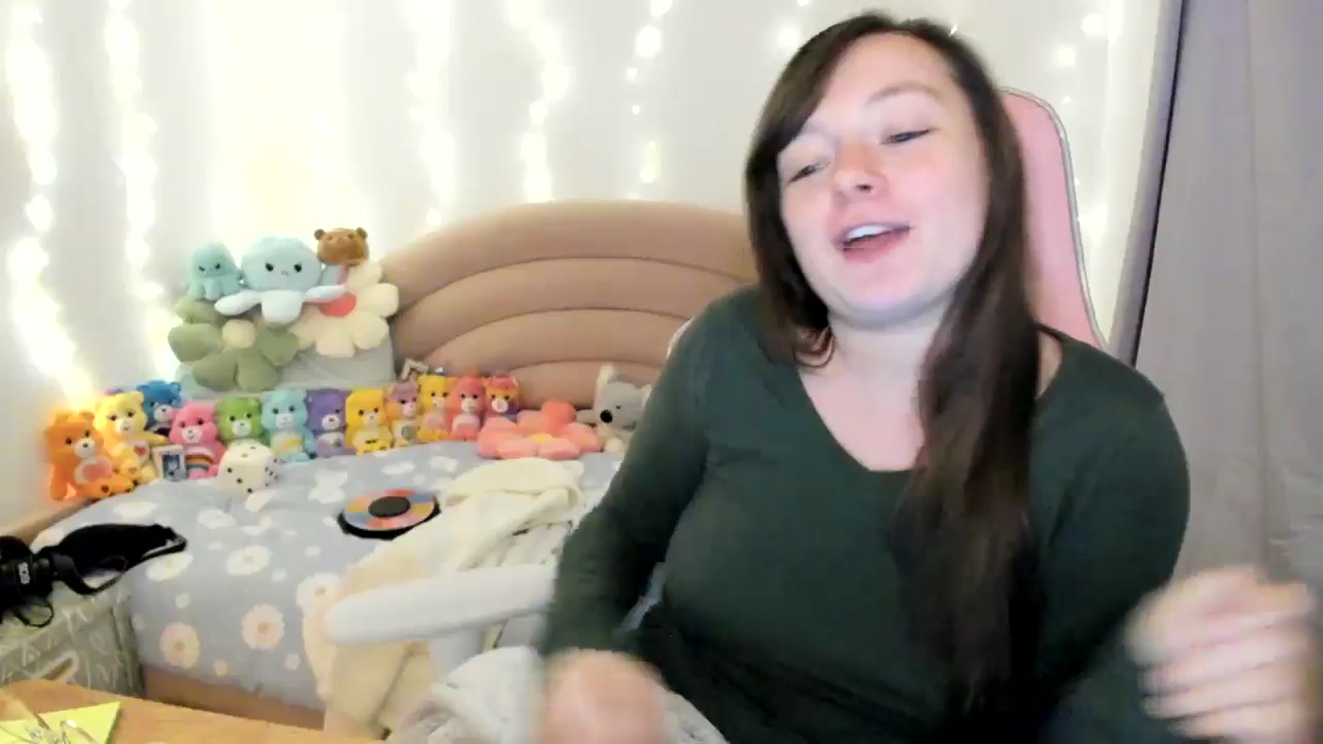 Gallery image thumbnail from JessieBear_'s myfreecams stream on, 10/24/2024, 17:18 image 15 of 20
