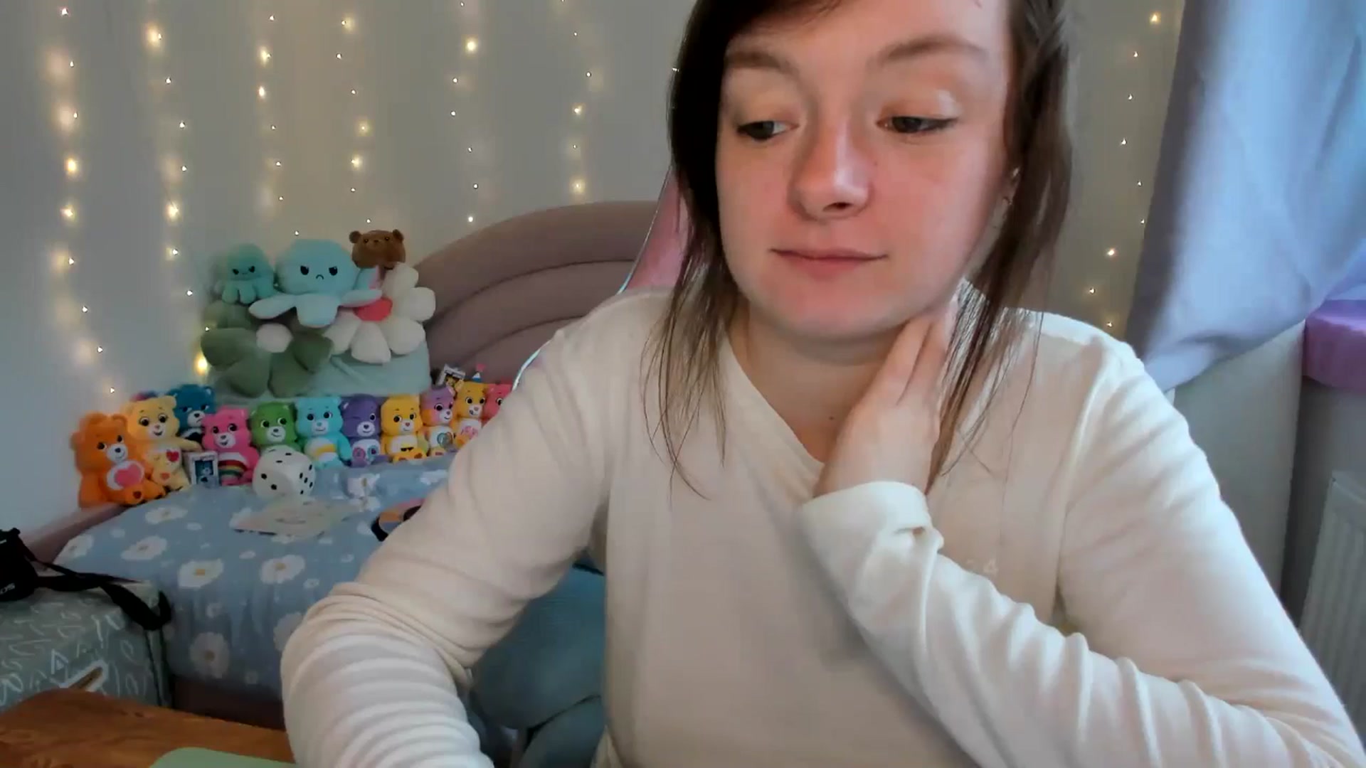 Gallery image thumbnail from JessieBear_'s myfreecams stream on, 10/28/2024, 16:10 image 12 of 20