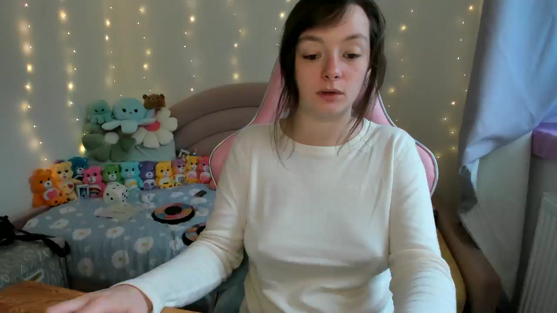 Gallery image thumbnail from JessieBear_'s myfreecams stream on, 10/28/2024, 16:10 image 10 of 20