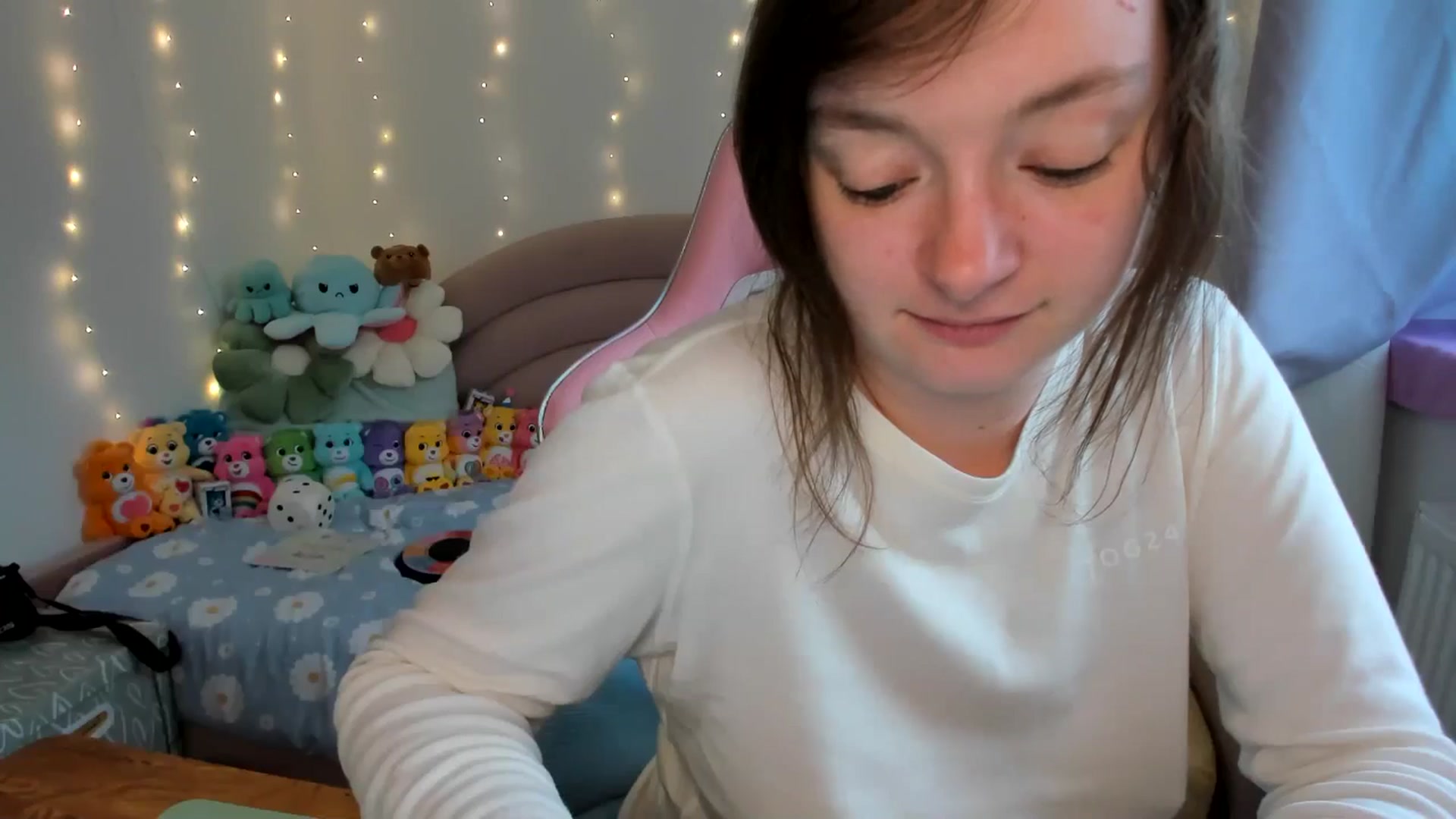 Gallery image thumbnail from JessieBear_'s myfreecams stream on, 10/28/2024, 16:10 image 8 of 20