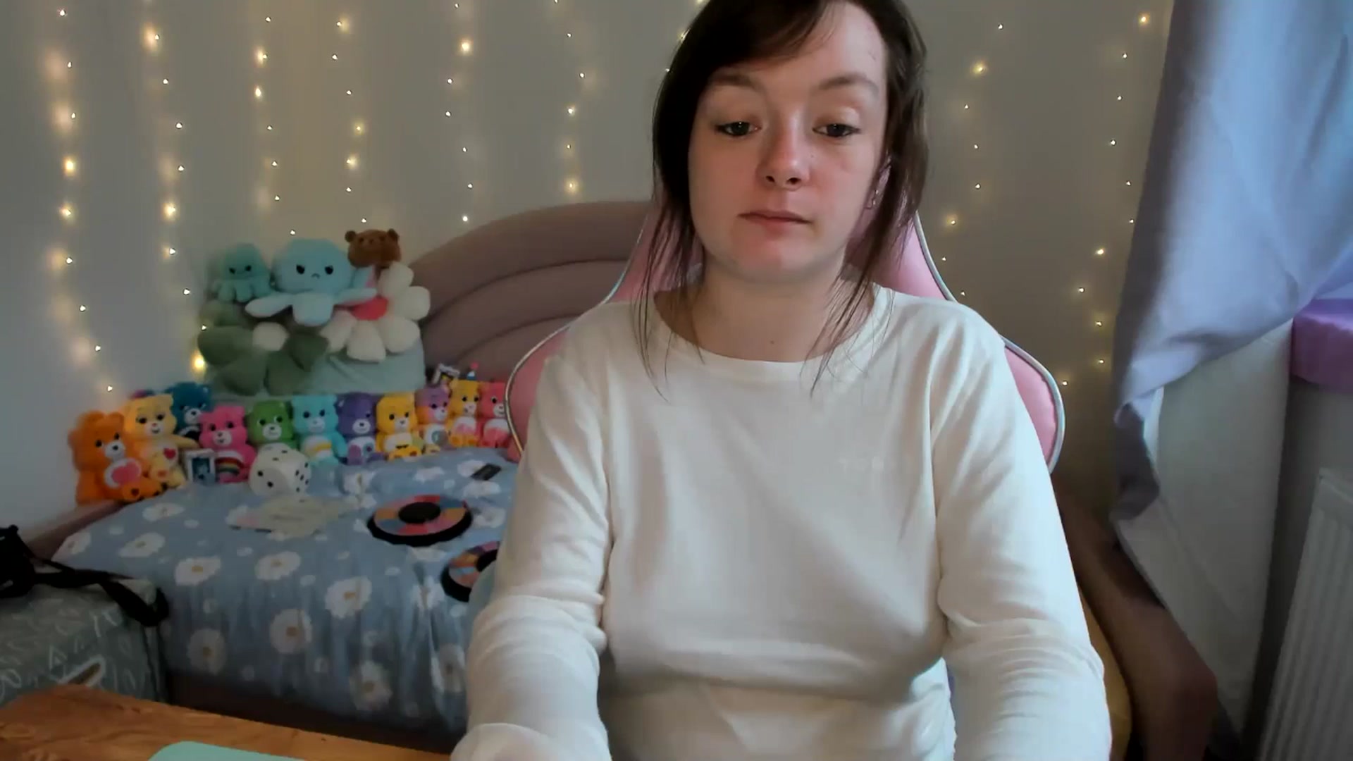 Gallery image thumbnail from JessieBear_'s myfreecams stream on, 10/28/2024, 16:10 image 13 of 20