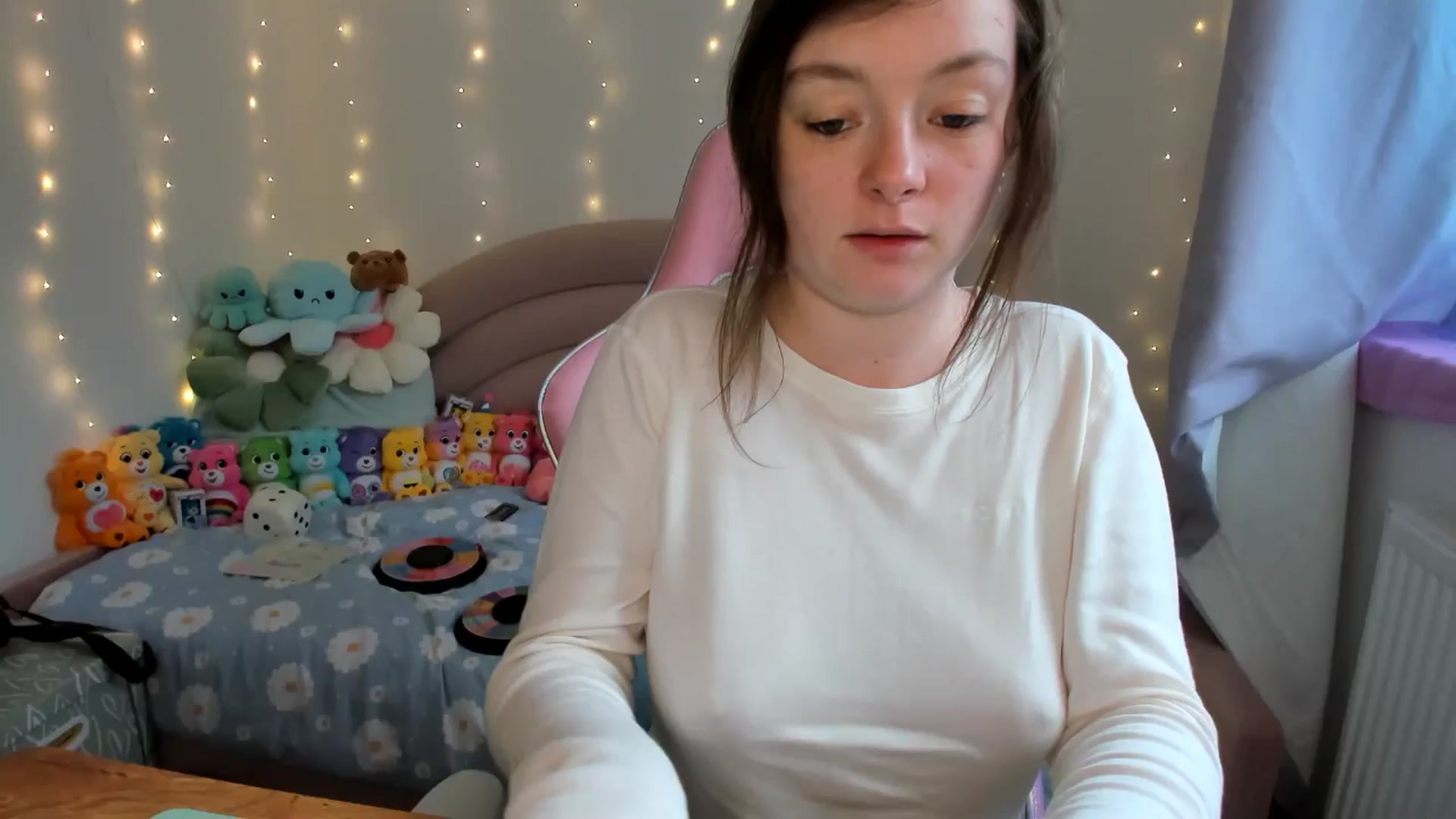 Gallery image thumbnail from JessieBear_'s myfreecams stream on, 10/28/2024, 16:10 image 1 of 20