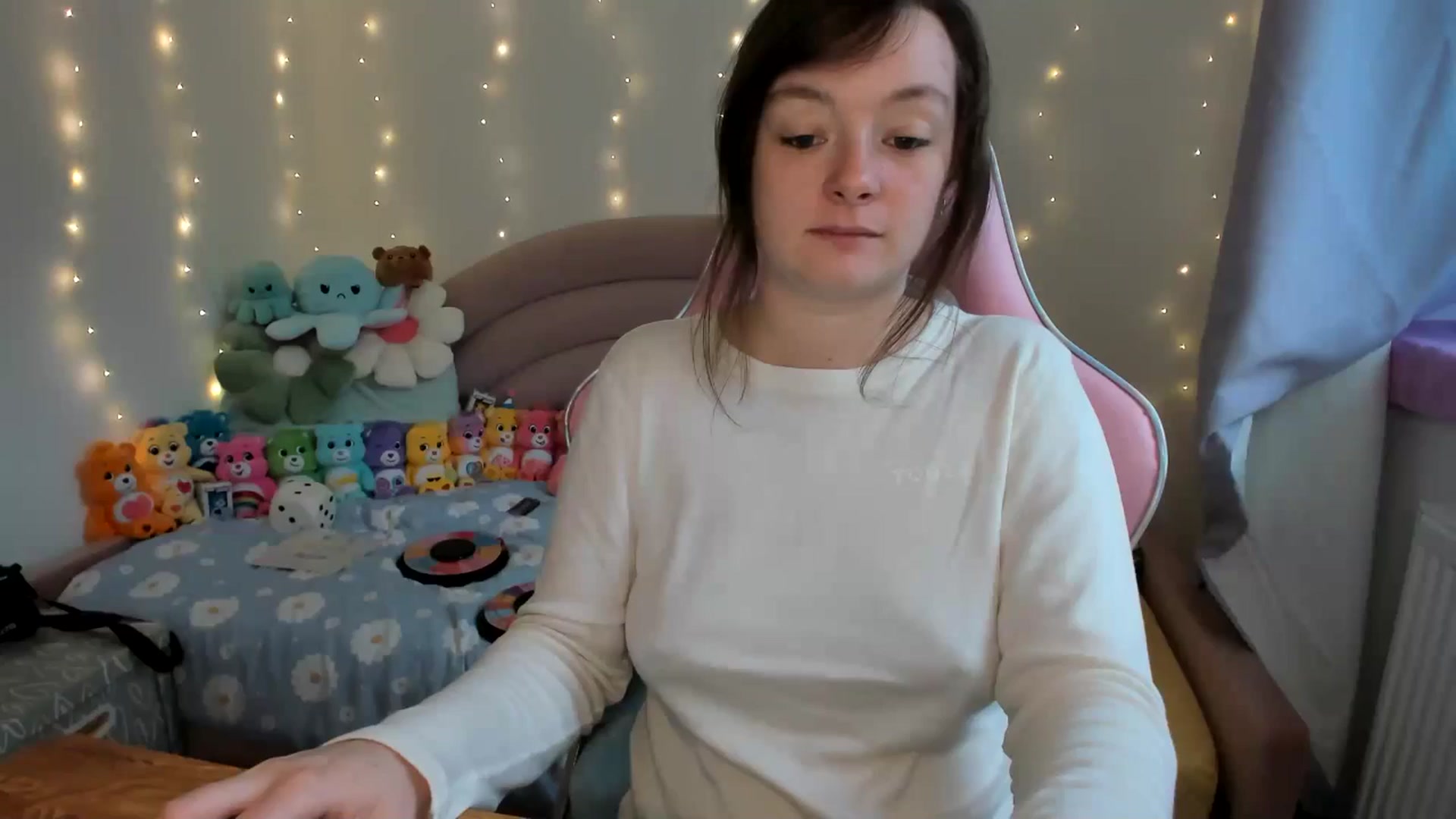Gallery image thumbnail from JessieBear_'s myfreecams stream on, 10/28/2024, 16:10 image 9 of 20